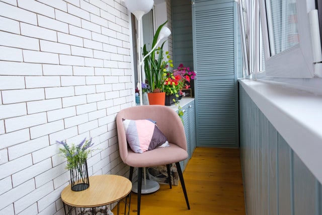 Balkon z szafą do przechowywania