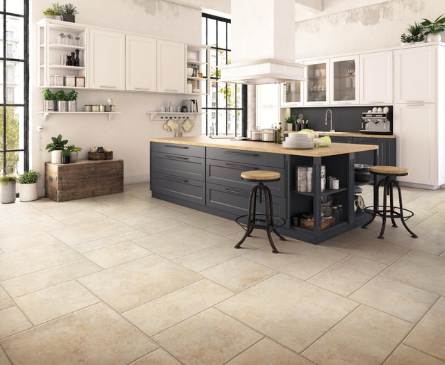 Piastrella da pavimento e rivestimento interno 60.5 x 60.5 cm Sp. 9.5 mm Terre d'Otranto in gres porcellanato beige opaco traffico molto intenso (pei 5/5) R9 1.1 mq