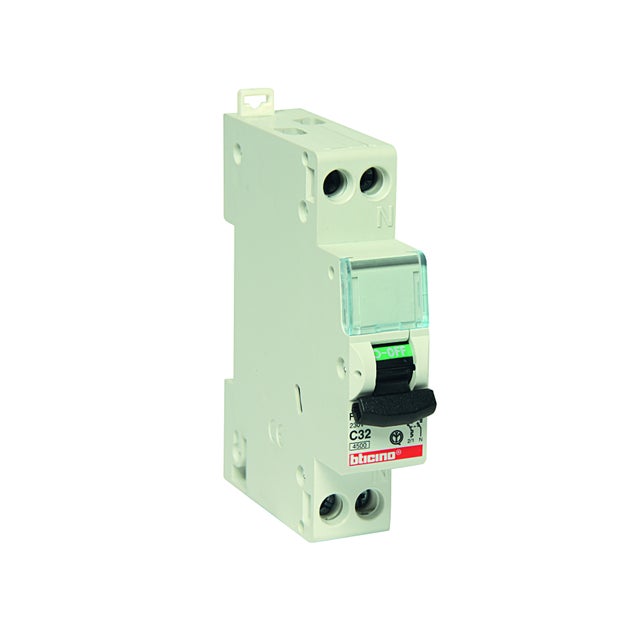 Interruttore magnetotermico BTICINO 1P 32A  1M 230V FC881C32