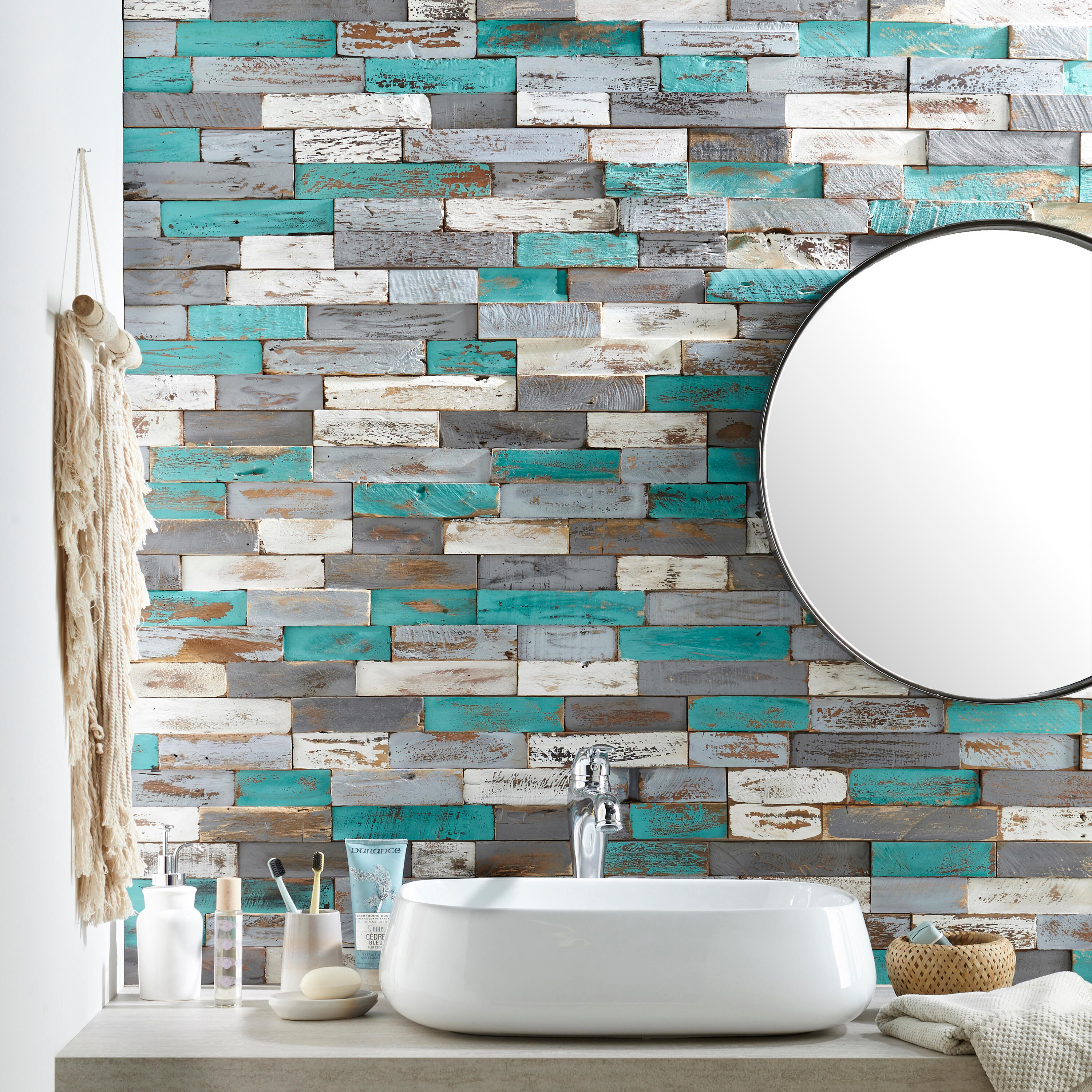Parement Mural Bois De Bateau Recyclé - 0,98 M² - Mélange Brun, Blanc Et Turquoise - Lames Brut - Style Audacieux