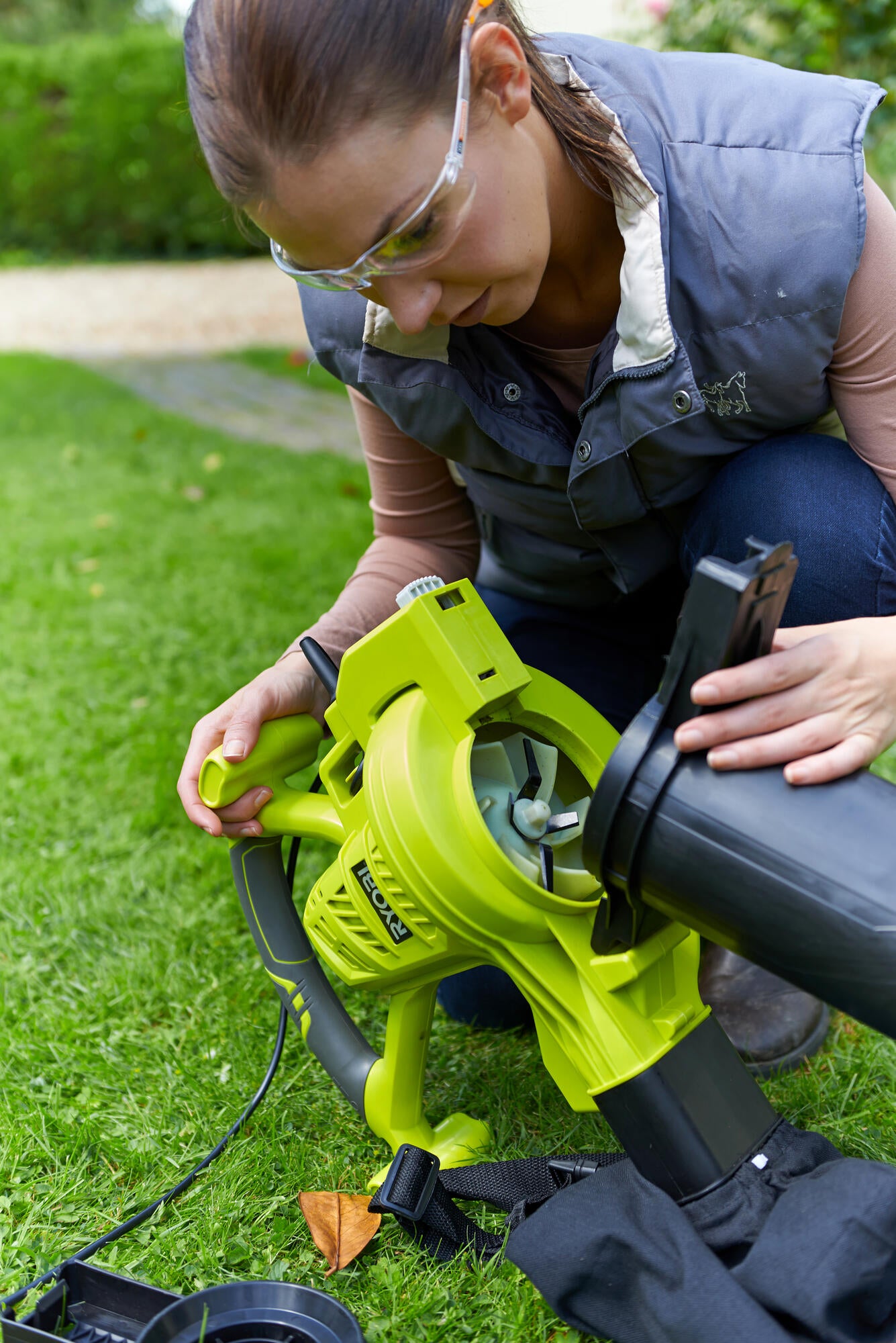 Aspirateur souffleur électrique RYOBI Rbv3000csv 3000 W - 12