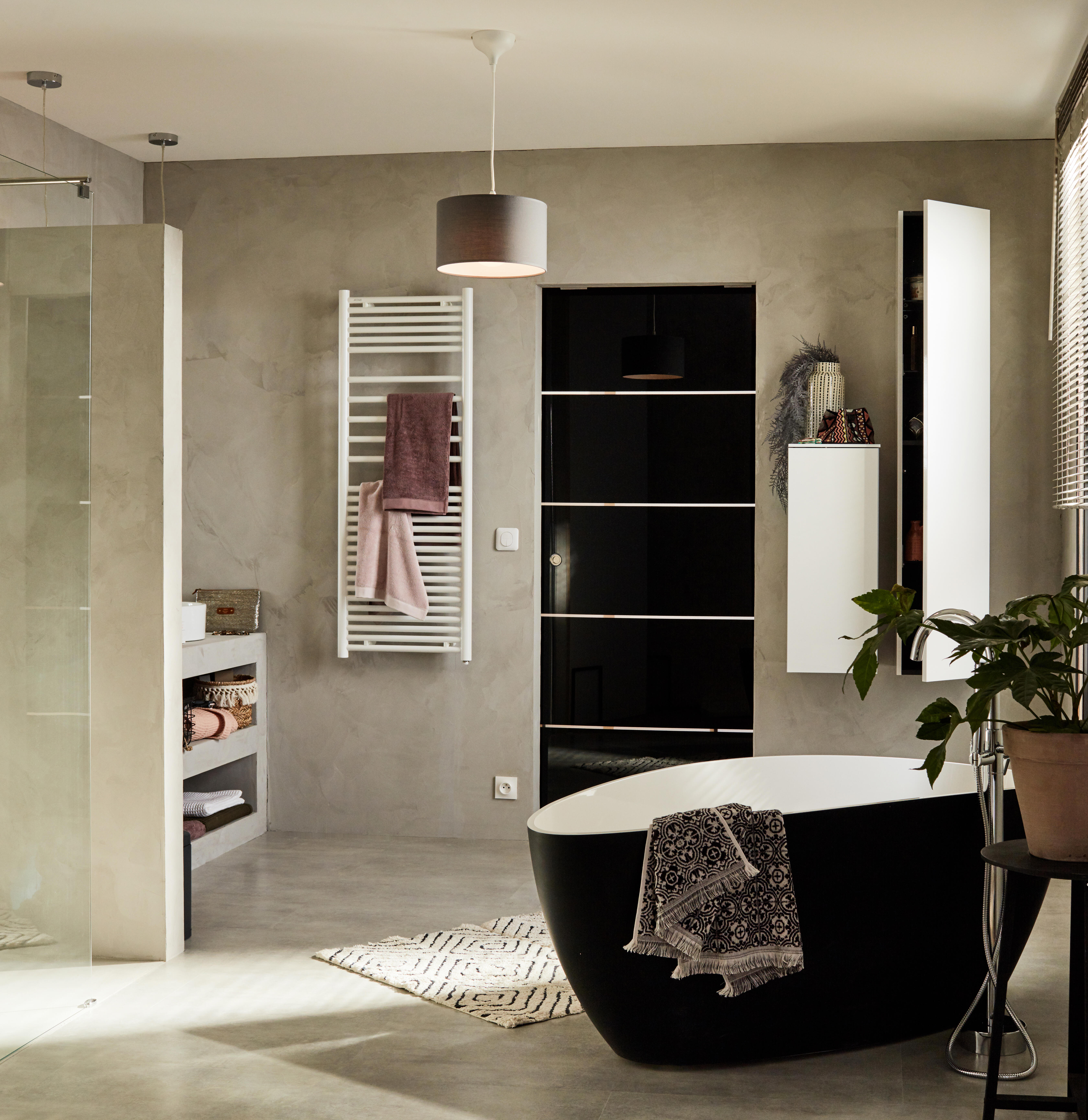 Baignoire îlot ovale l.71 x L.156cm noir et blanc Stori - 5