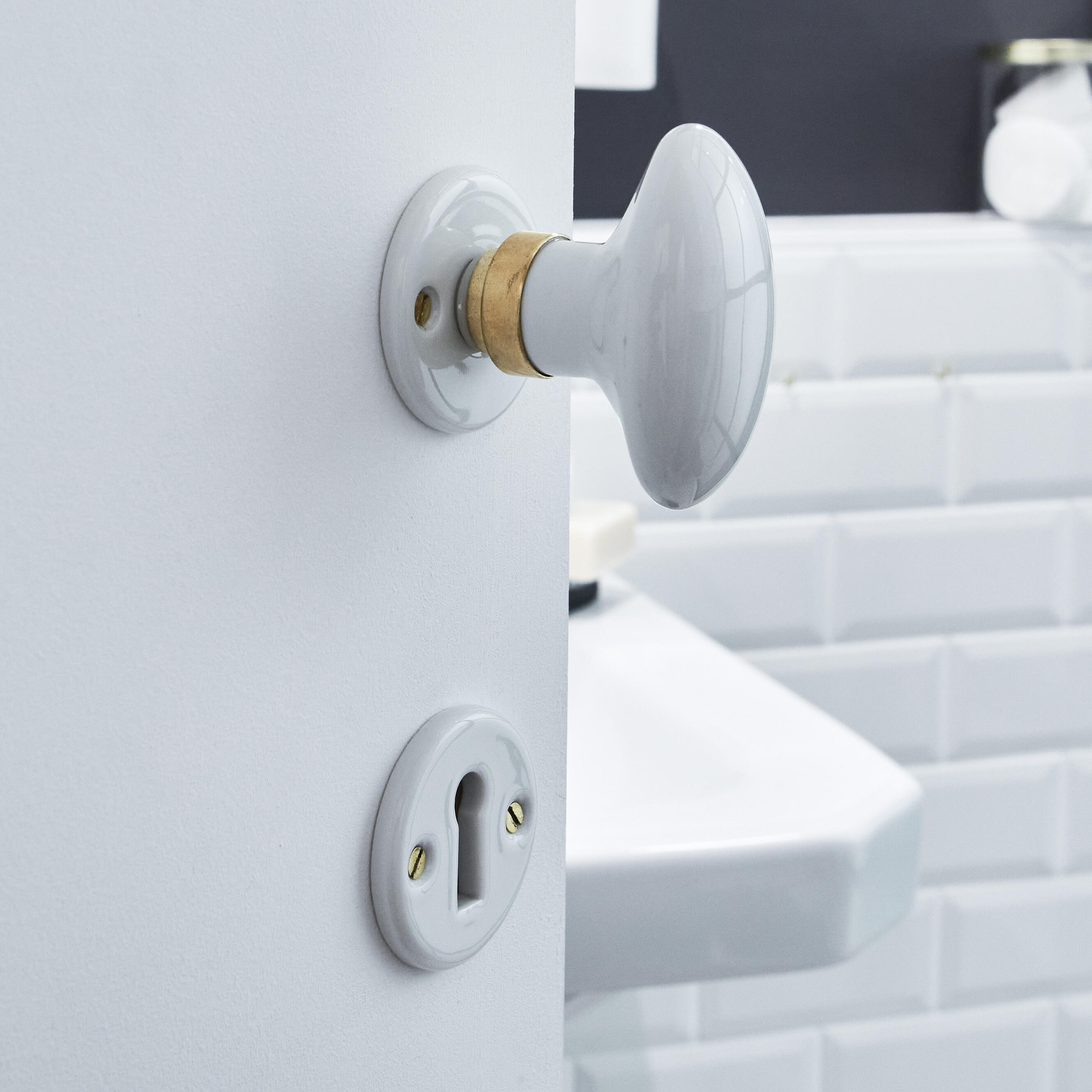 Bouton sur rosace MERIGOUS sans trou porcelaine de limoges blanc/laiton D5 - 3