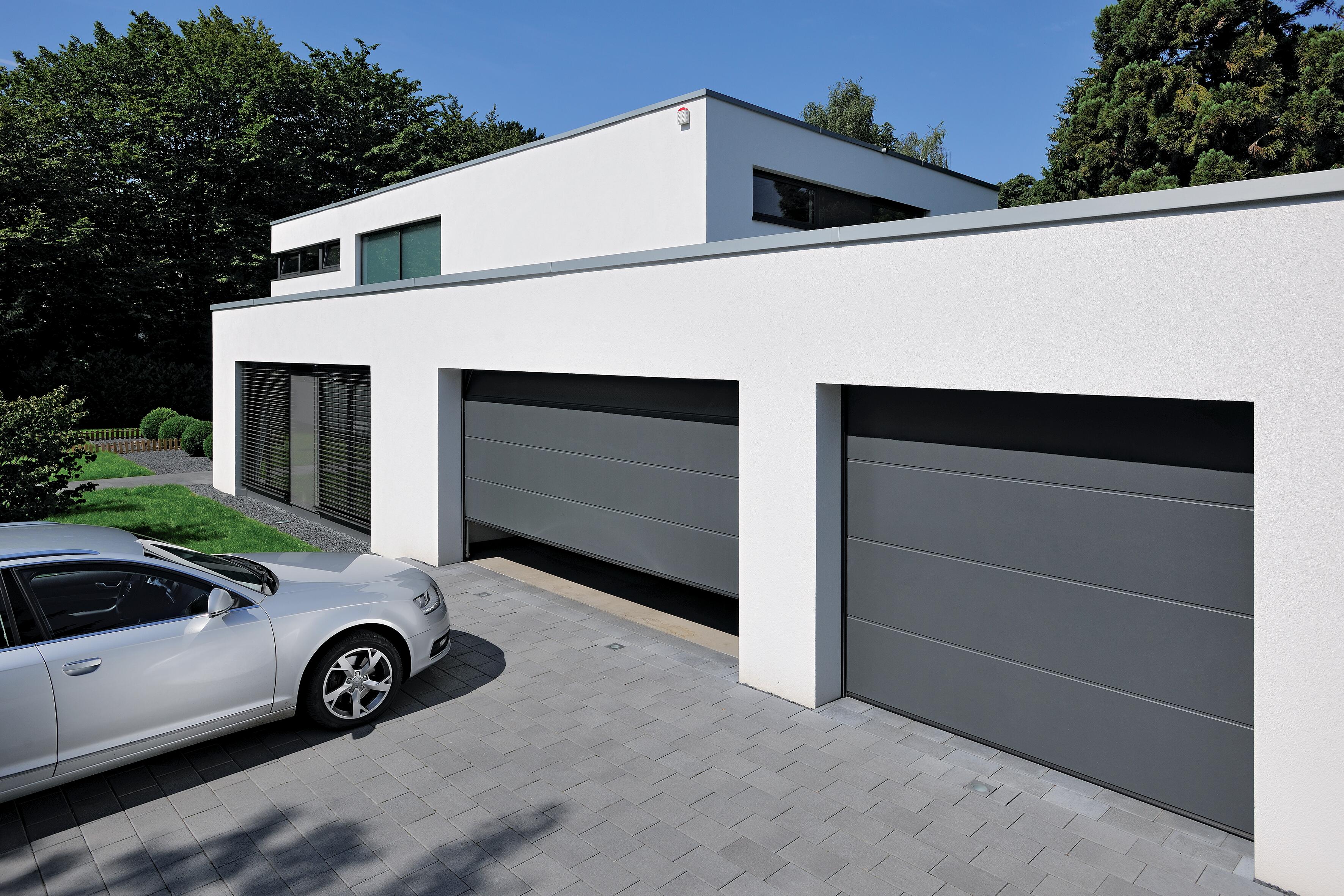 Porte de garage sectionnelle motorisée HORMANN H.200 x l.300 cm gris - 2