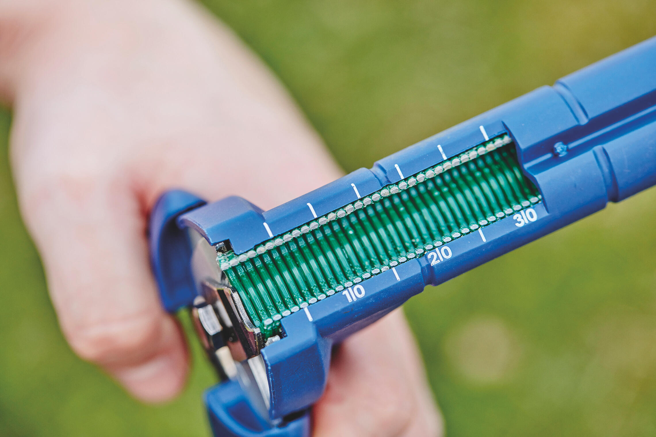 Pince à grillage avec chargeur RAPID Fp222 + 200 agrafes vr22 - 3