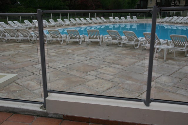Module barrière de piscine TIERAL verre et aluminium gris 7016S, L.147 cm
