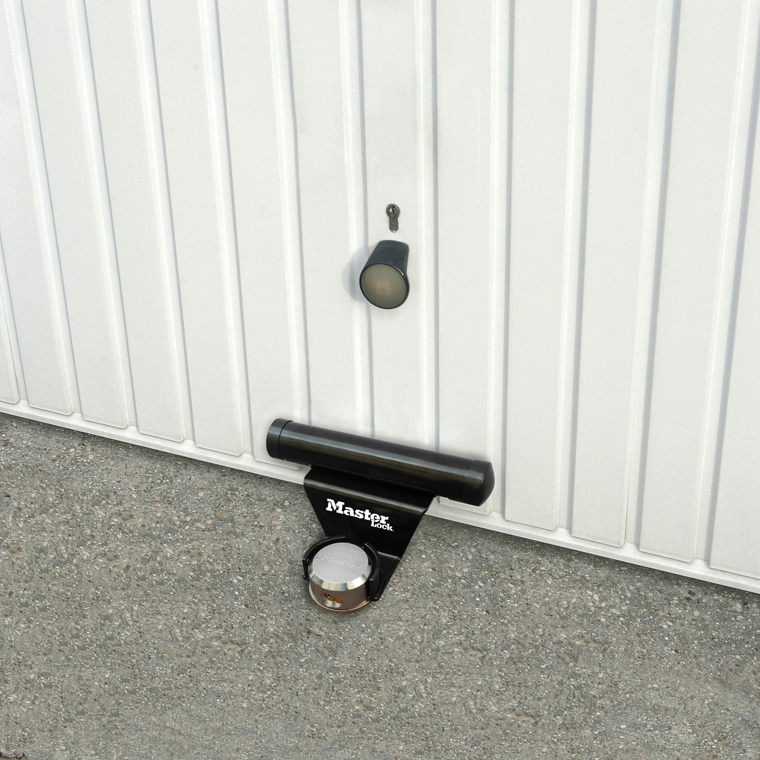 Antivol pour porte de garage basculante MASTERLOCK 1488EURDAT noir - 2