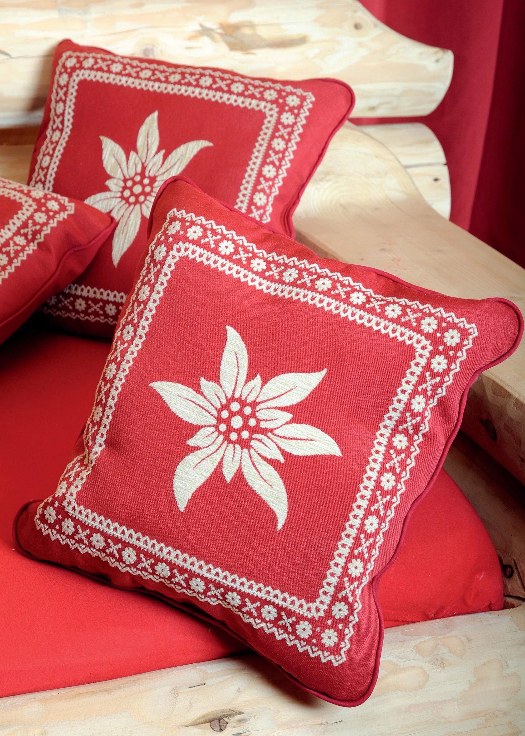 Coussin Valerie Cabanon E main image 0