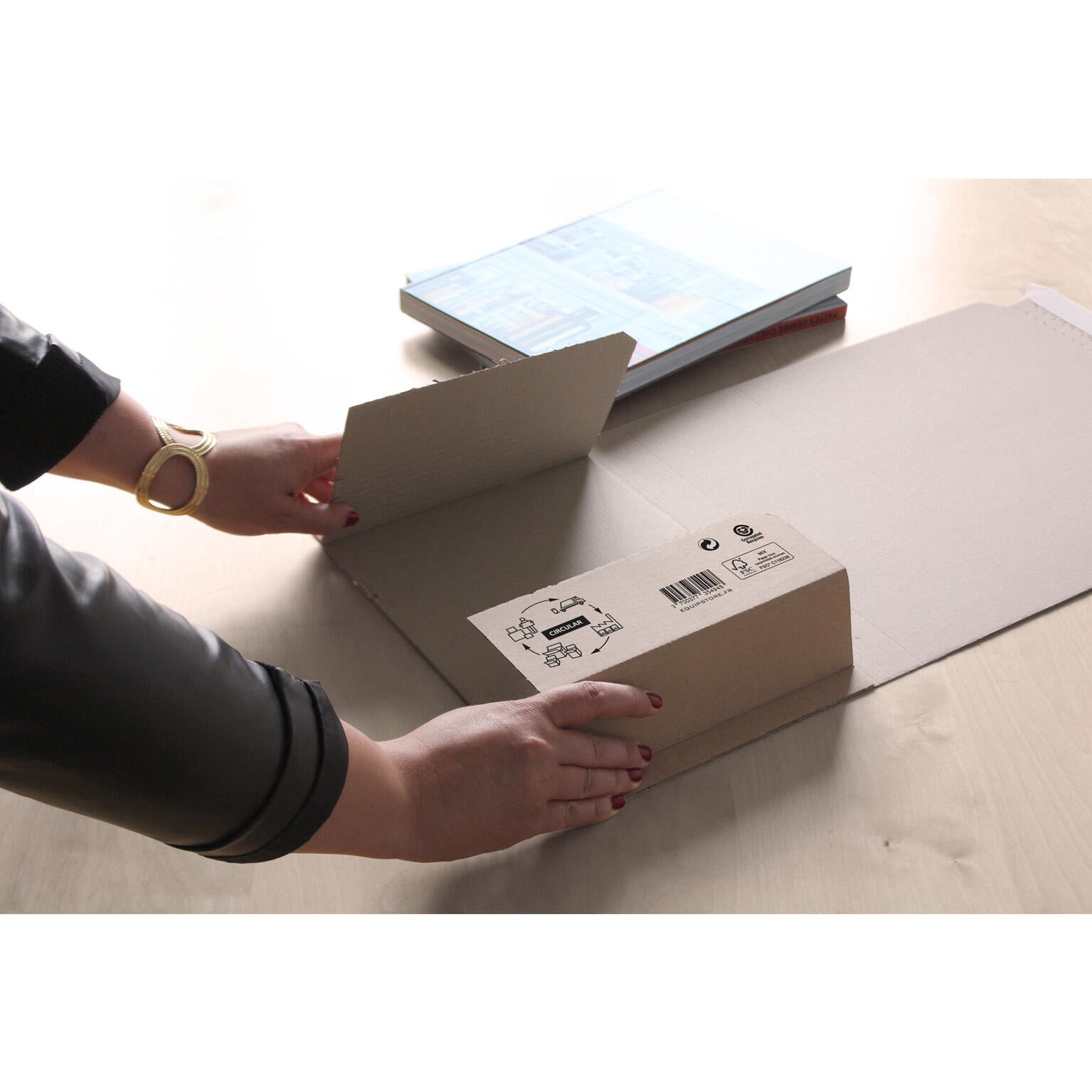 Boîte en carton s, l.31 cm x H.25 cm x p.25 cm - 3