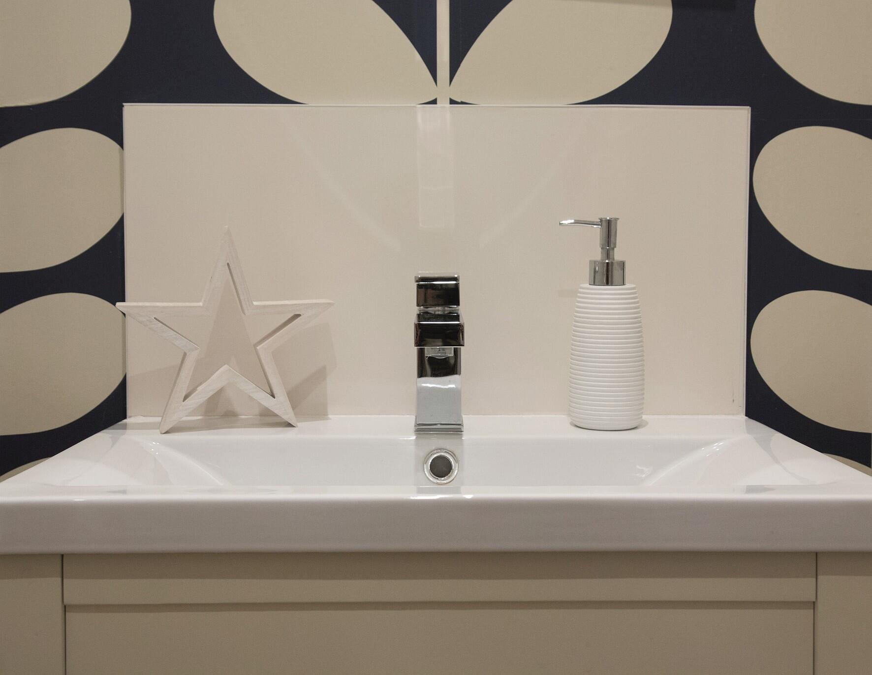 Adhésif décoratif en rouleau D-C-FIX Uni brillant, magnolia, crème l.0.675 x L.2 - 3