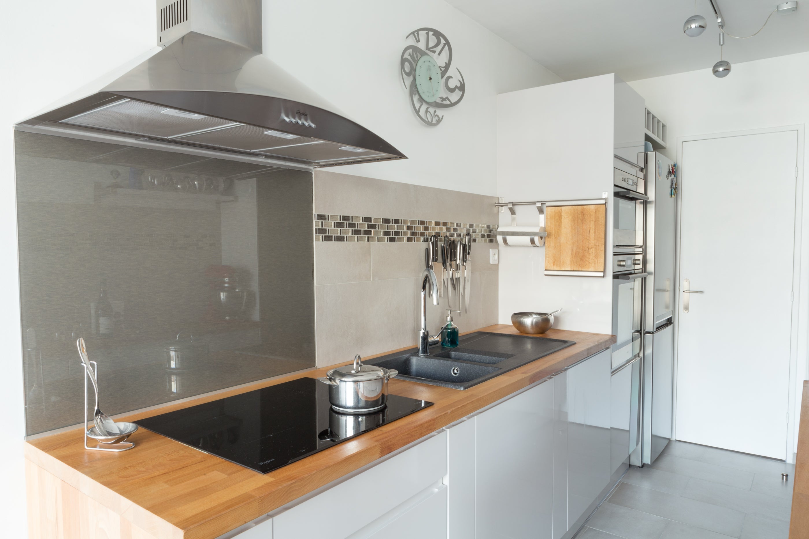 La cuisine blanche de Fréderico à Paris | Leroy Merlin