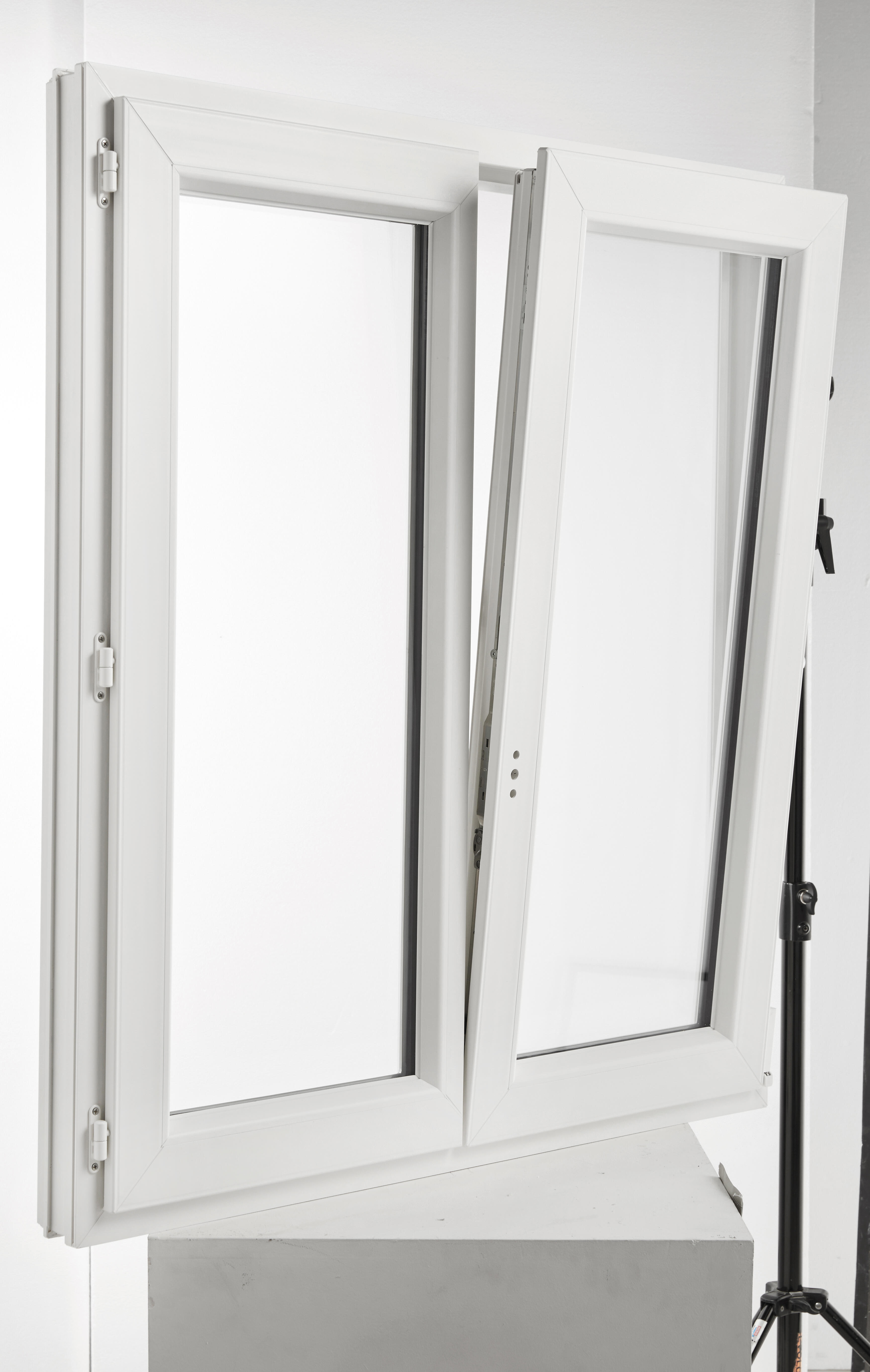 Fenêtre oscillo-battant PVC Essentiel H.95xl.100cm 2 vantaux blanc - 3