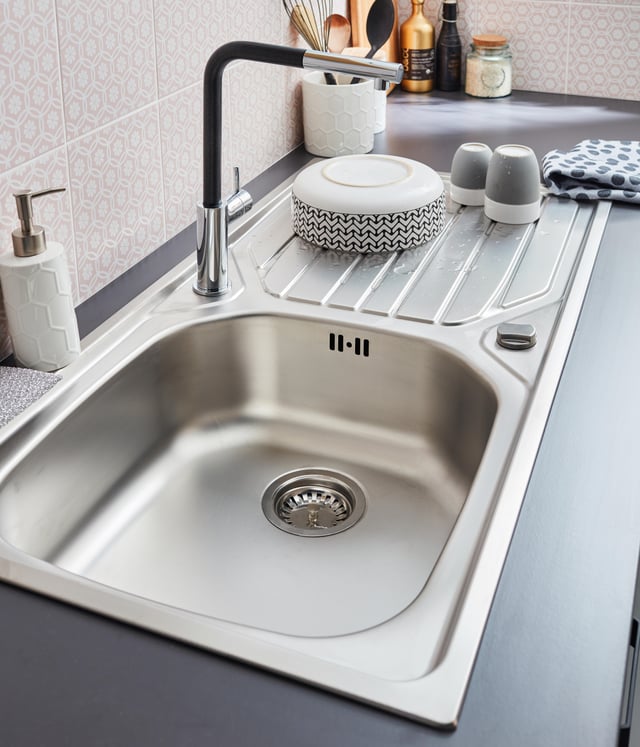 Evier à encastrer 1 grand bac avec égouttoir, inox antirayures LOKI Gris