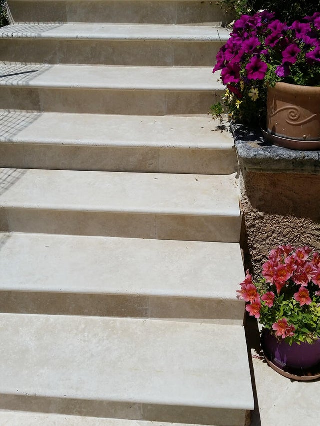 Margelle travertin en pierre naturelle beige/marron, L.61 x l.33 x Ep.3 cm