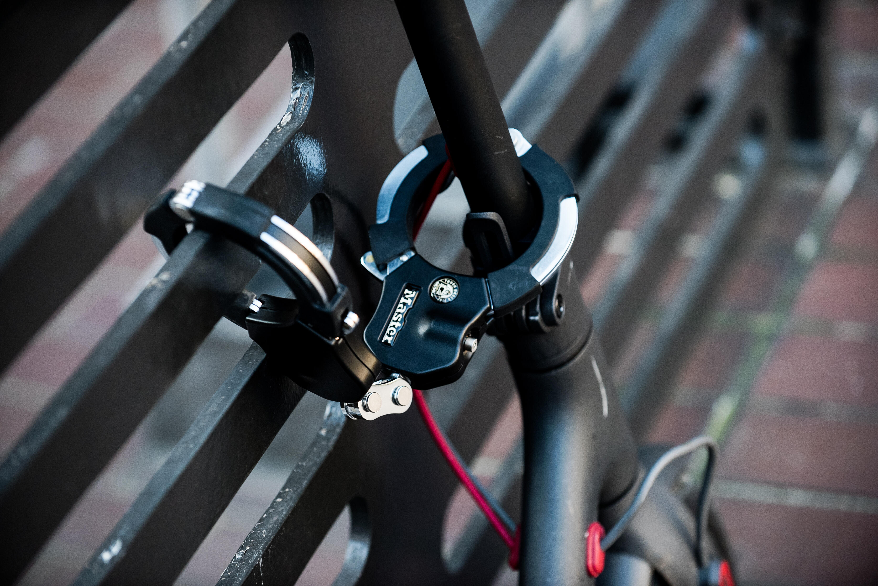 Antivol menotte pour trottinette MASTER LOCK, L.0.05 m x Diam.18 mm - 3