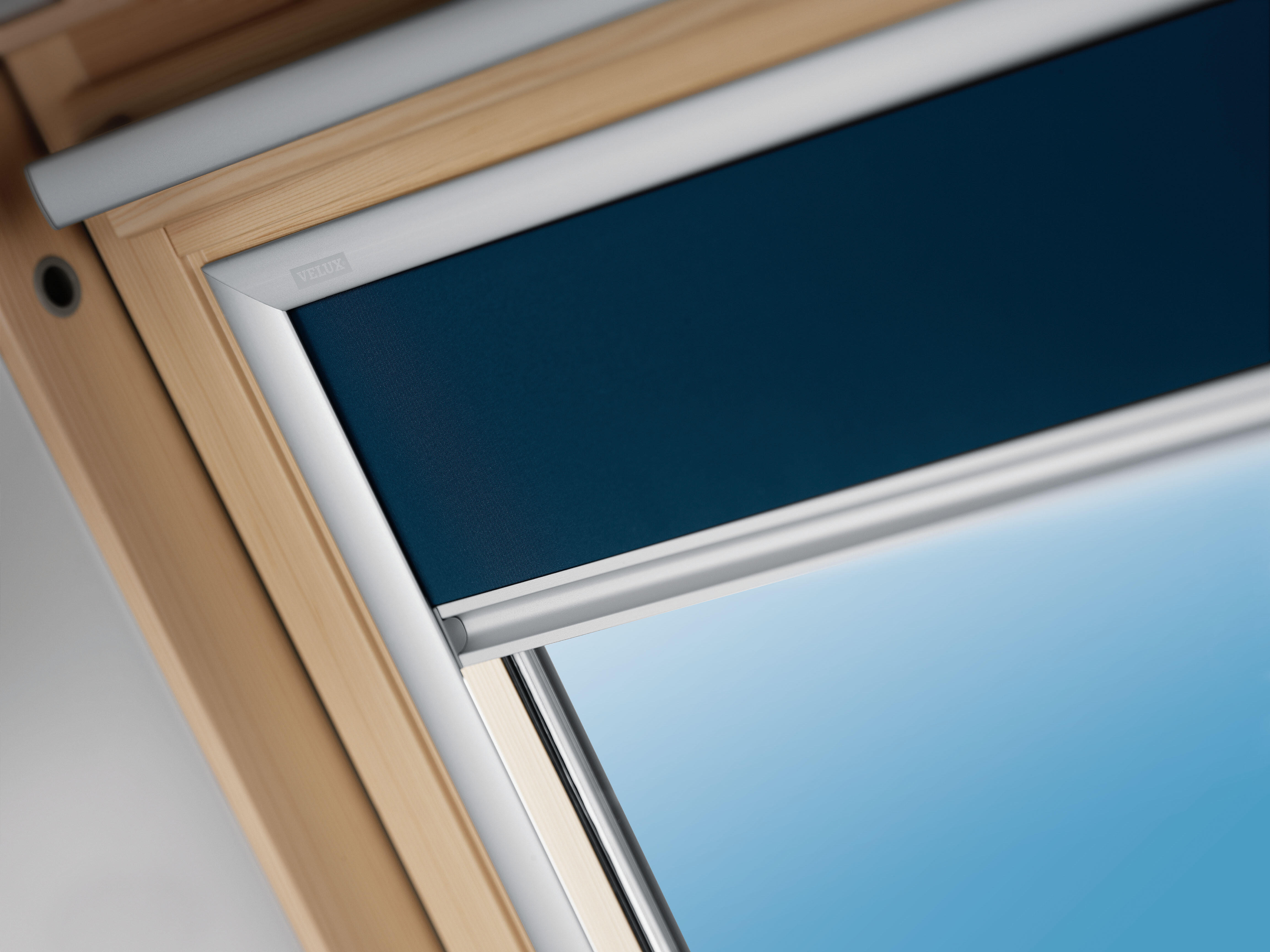 Store fenêtre de toit VELUX occultant bleu DKL U04 1100S, cadre gris - 7