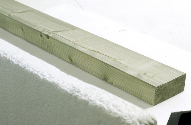 Bastaing (solive) sapin traité, raboté, 60x145 mm, long 4 m, choix 2, classe 3