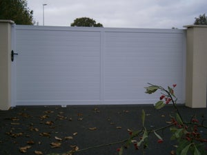 Portail coulissant pvc Atlas blanc, l.358 x H.161 cm