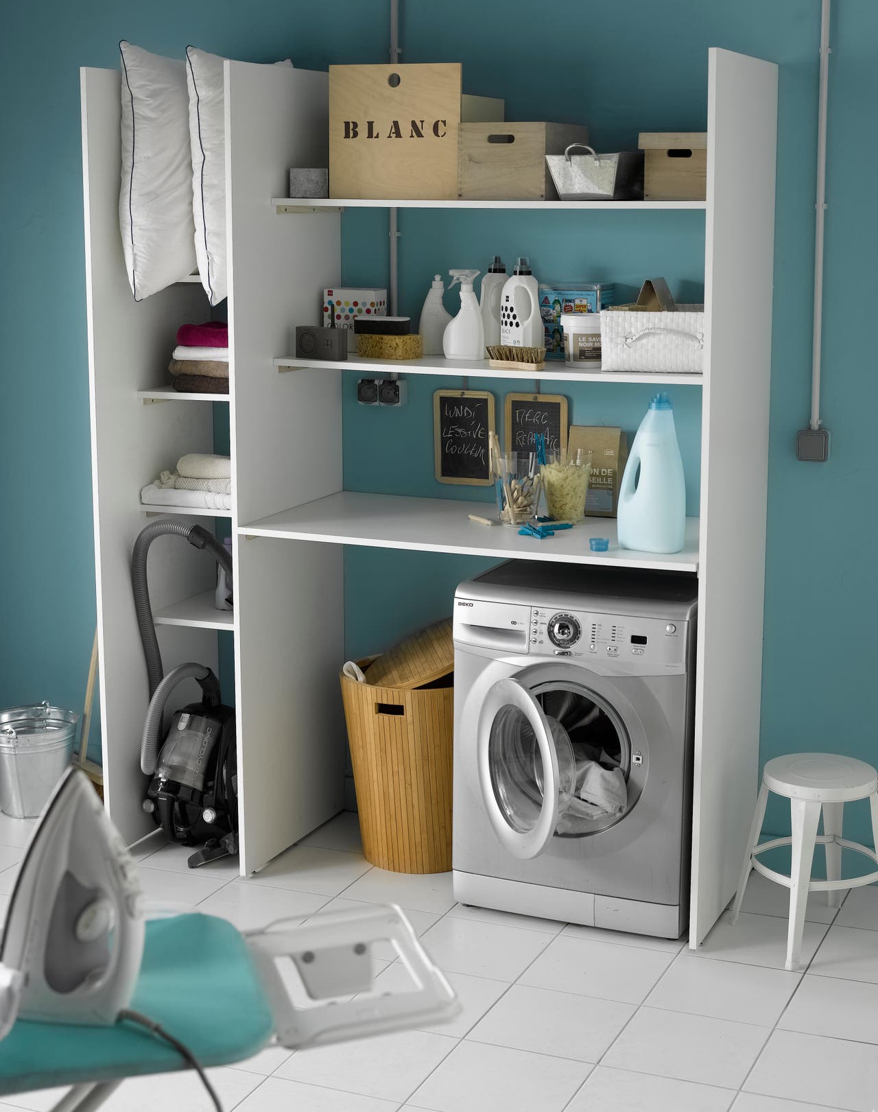 Diapositive Un meuble pratique pour un coin buanderie