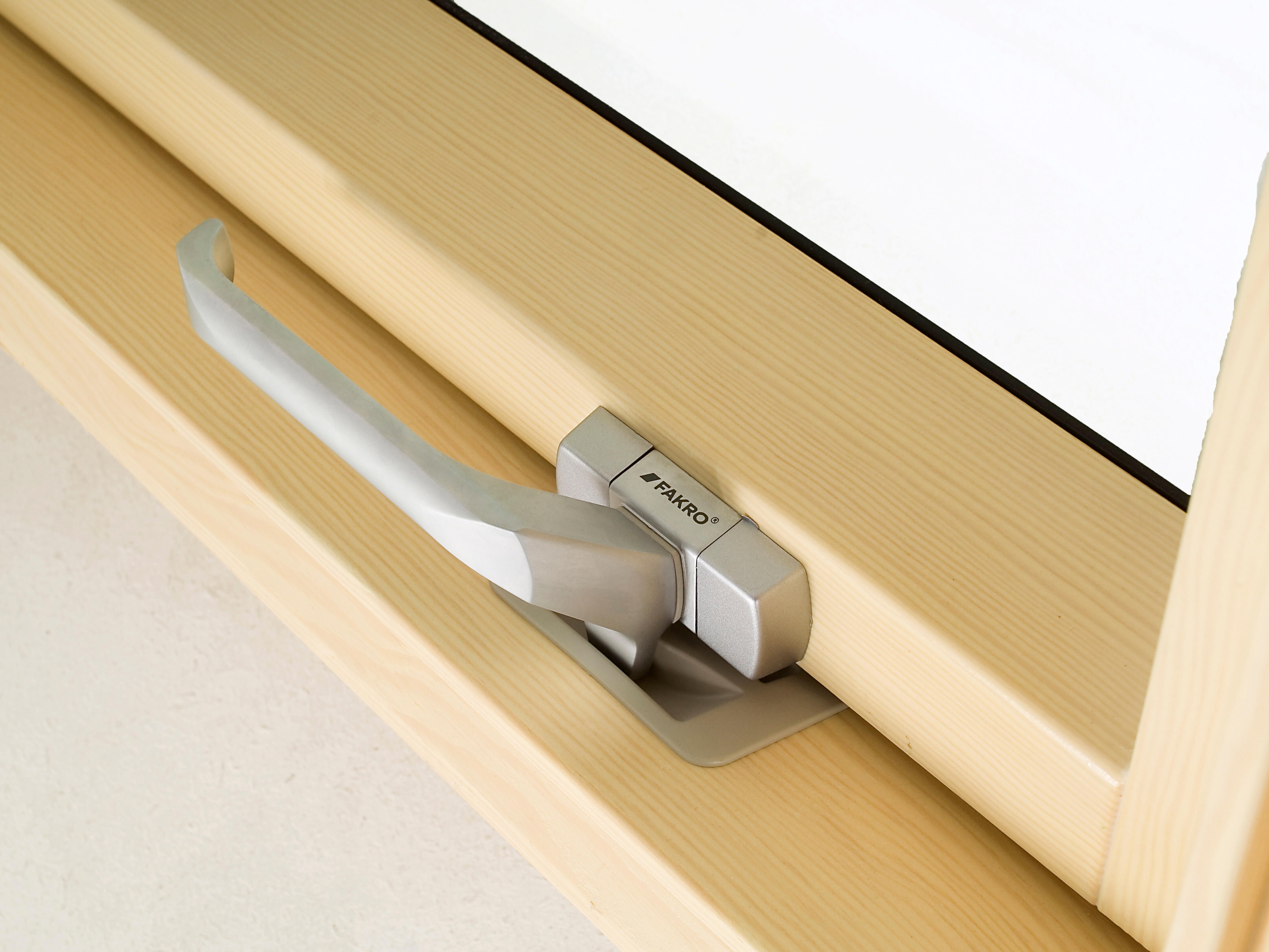 Fenêtre de toit FAKRO bois 78 x 98 cm à projection - 13