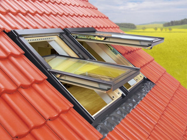 Fenêtre de toit FAKRO bois 78 x 98 cm à projection
