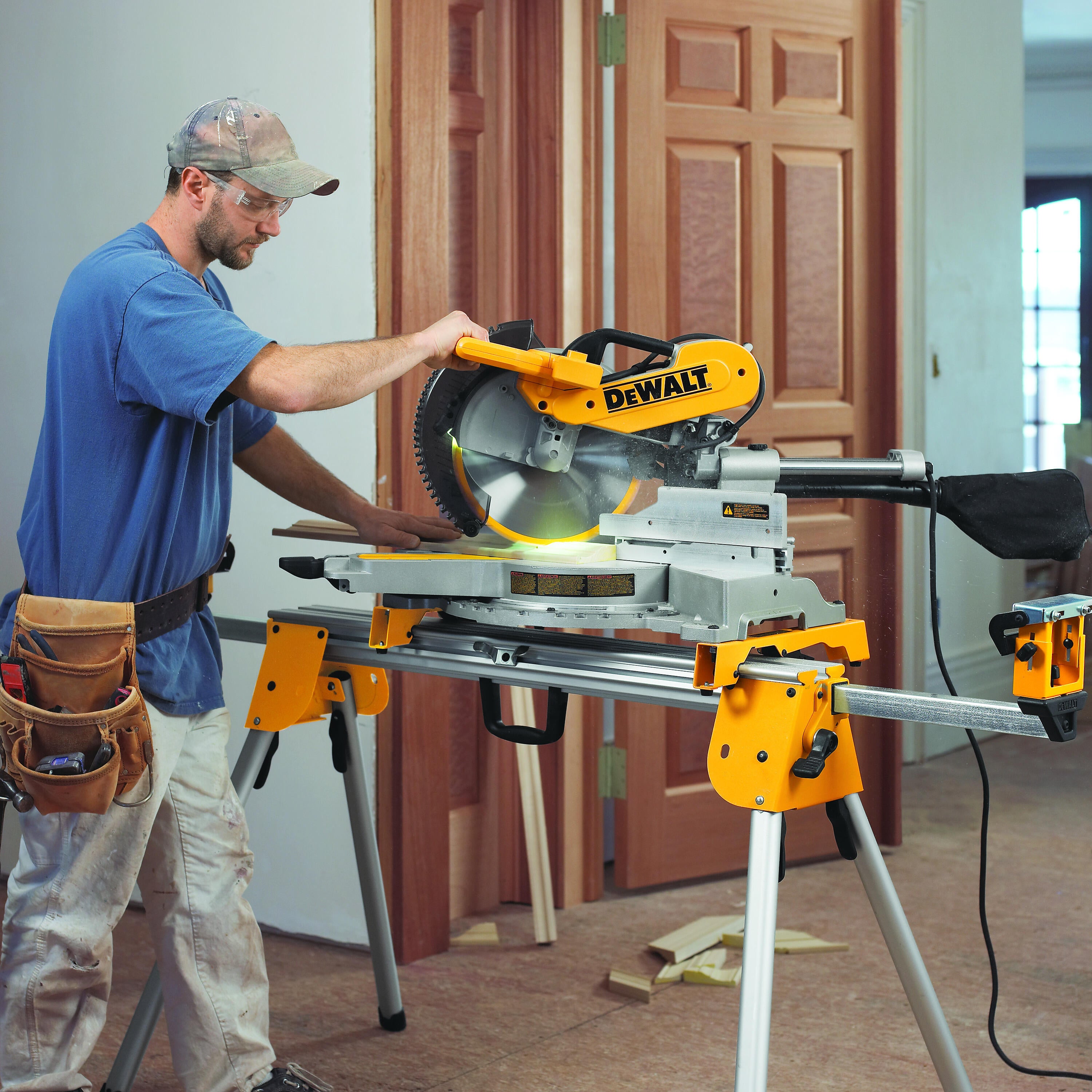 DEWALT DWS780 - 4