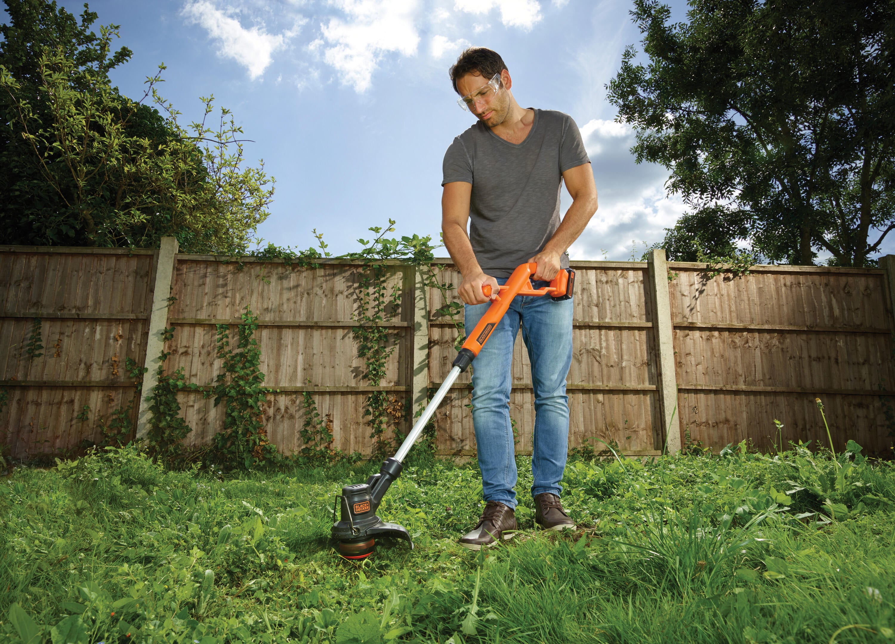 Coupe bordures sur batterie BLACK+DECKER St182320-qw 18 V, l.23.0 cm - 3