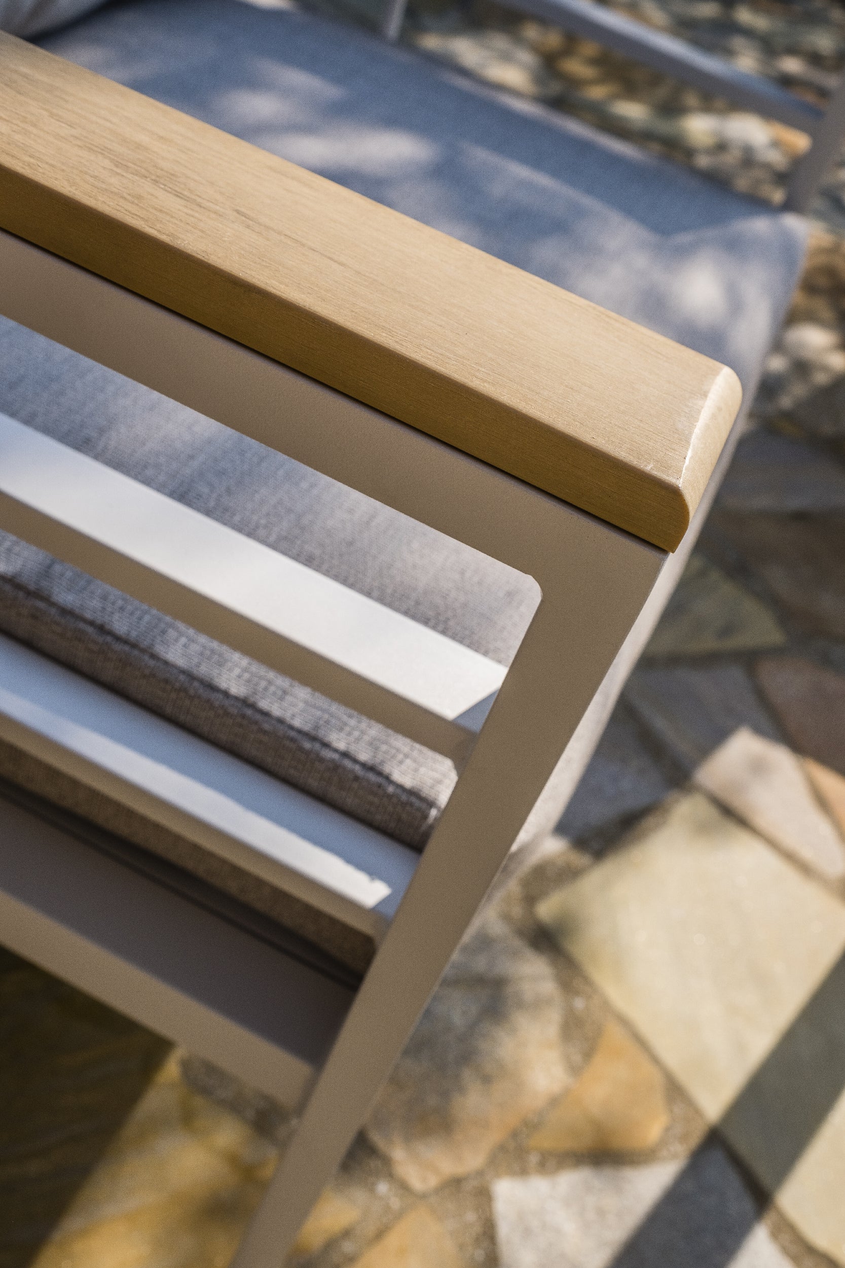 Salon de jardin blanc Cayenne DCB GARDEN, 7 personnes - 8