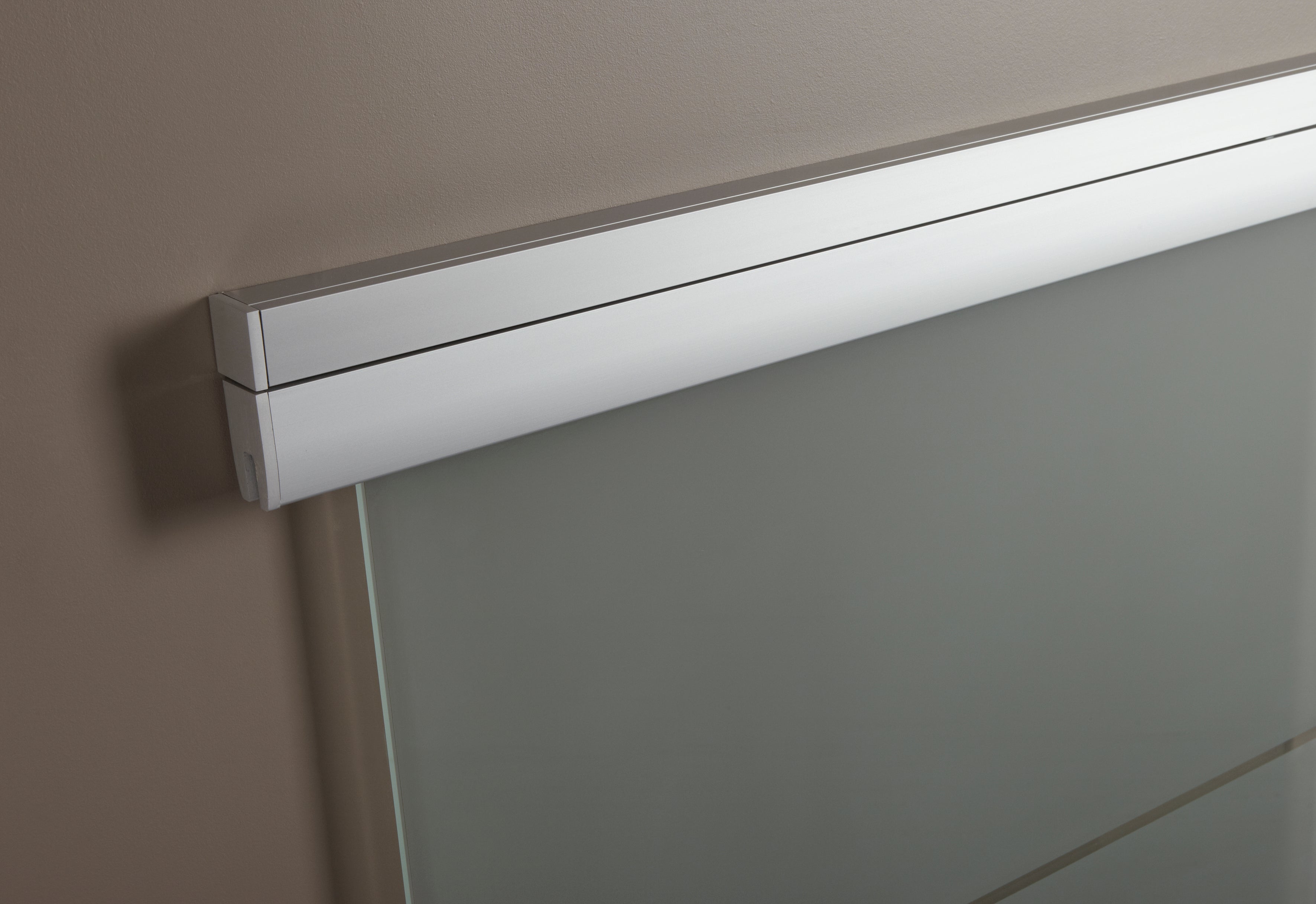 Rail coulissant et habillage Concept 2, pour porte de largeur 63 / 73
