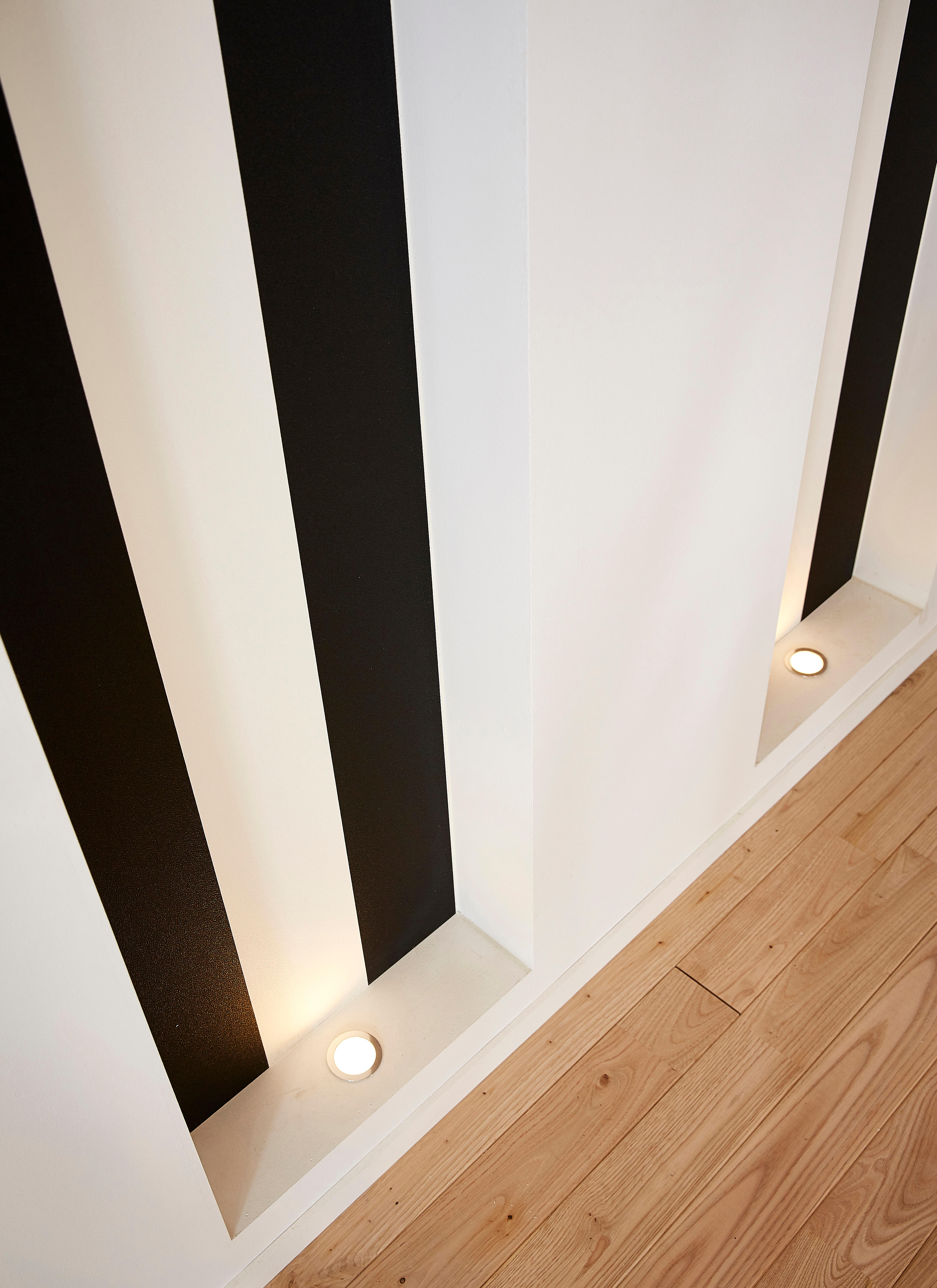 Papier peint vinyle sur intissé Rayures noir et blanc - 10