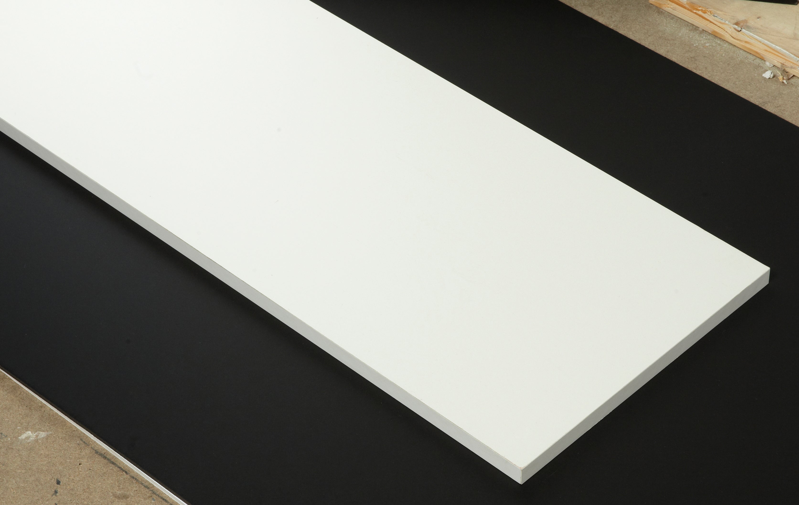 Tablette aggloméré mélaminé super blanc UNILIN pré percée L.250xl.50 cmxEp.18mm - 5