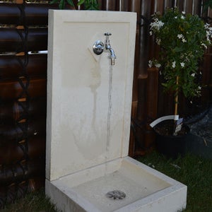 AnaParra Fontaine Murale Poniente En Béton Pierre 37x32x77cm - Fontaine Extérieure Décorative Verte Avec Robinet