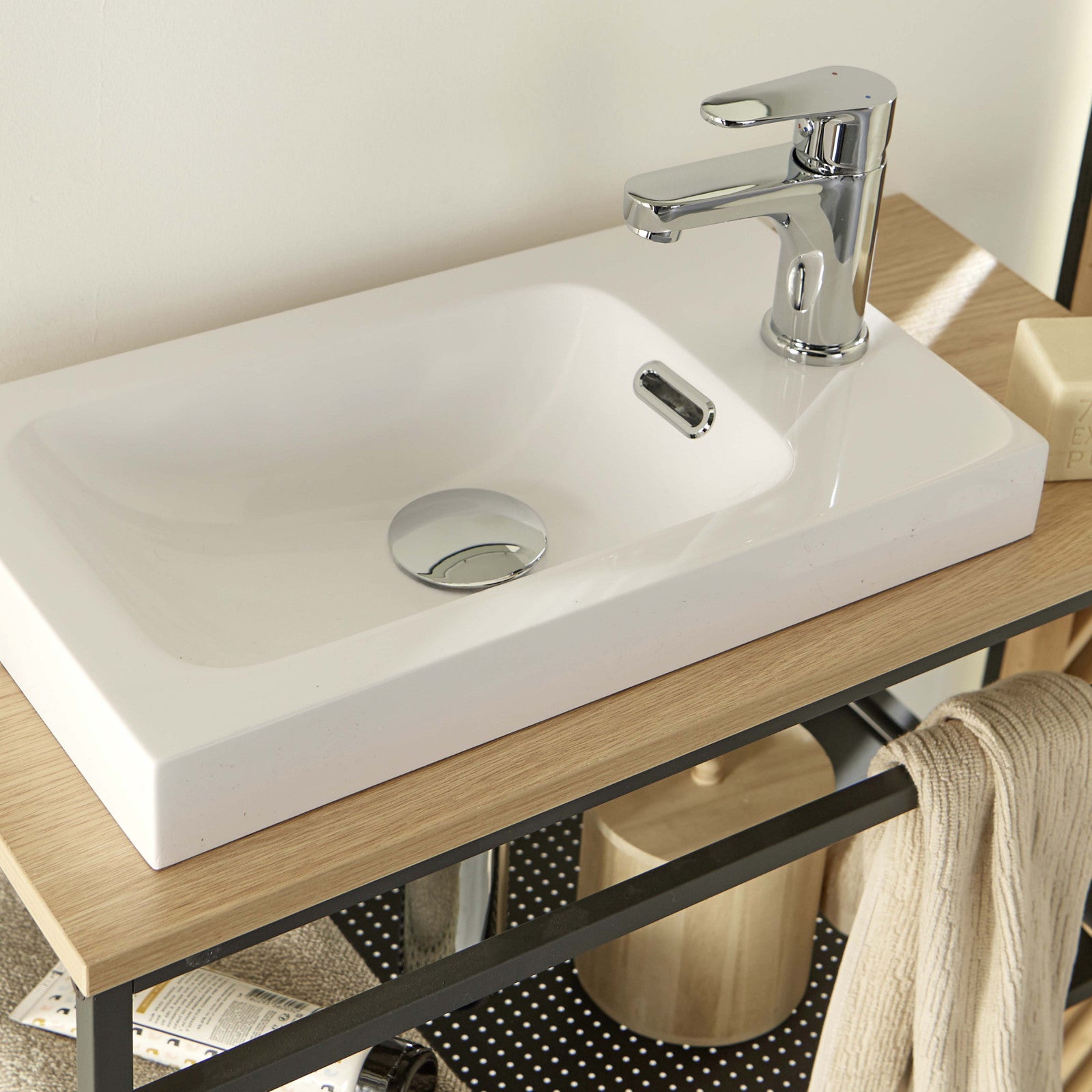 Ensemble lave-mains WILO grande largeur avec robinet et miroir 60cm - 4