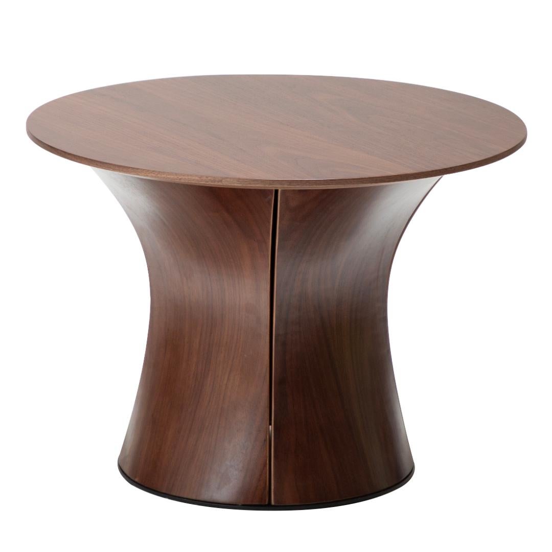 Root Dan-Form stolik boczny fornir orzech.