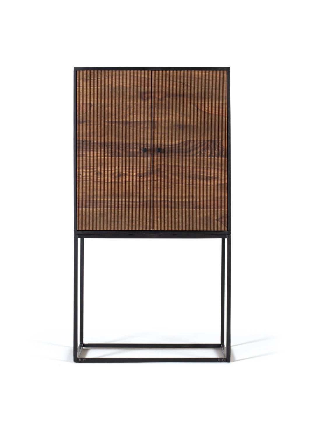 Armoire en bois manguier et metal