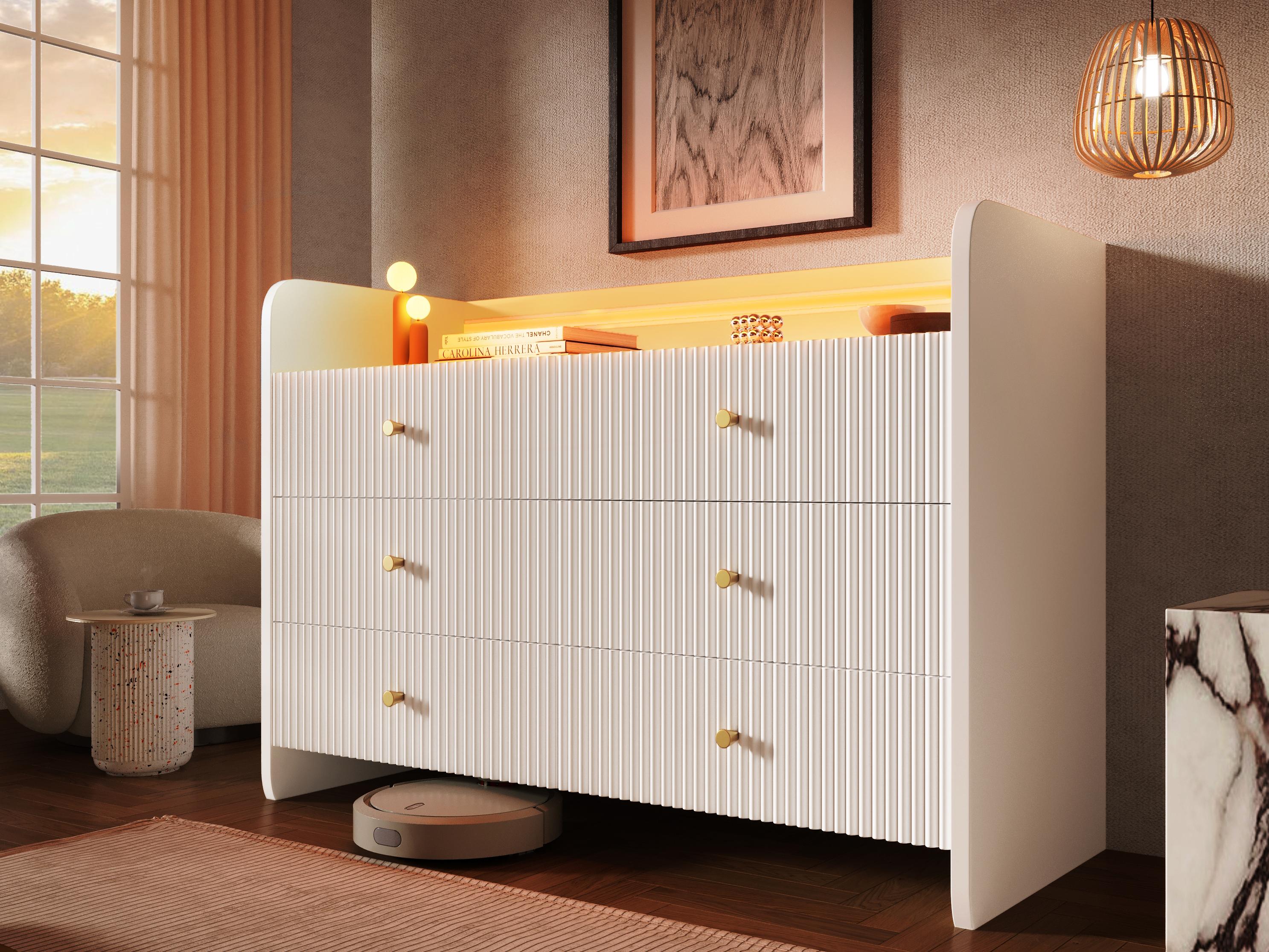 Komoda niska z oświetleniem LED - Z 6 szufladami - Falisty, żebrowany wzór - Biały