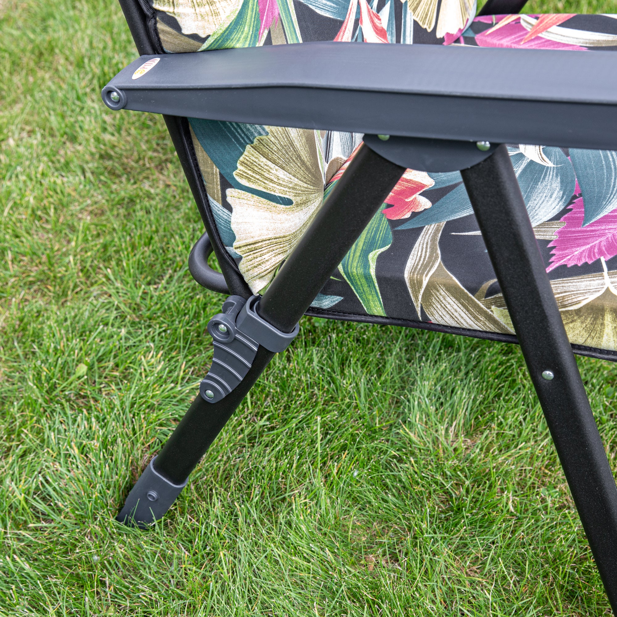 Fotel ogrodowy rozkładany Galaxy Black Edition motyw roślinny Patio - 4