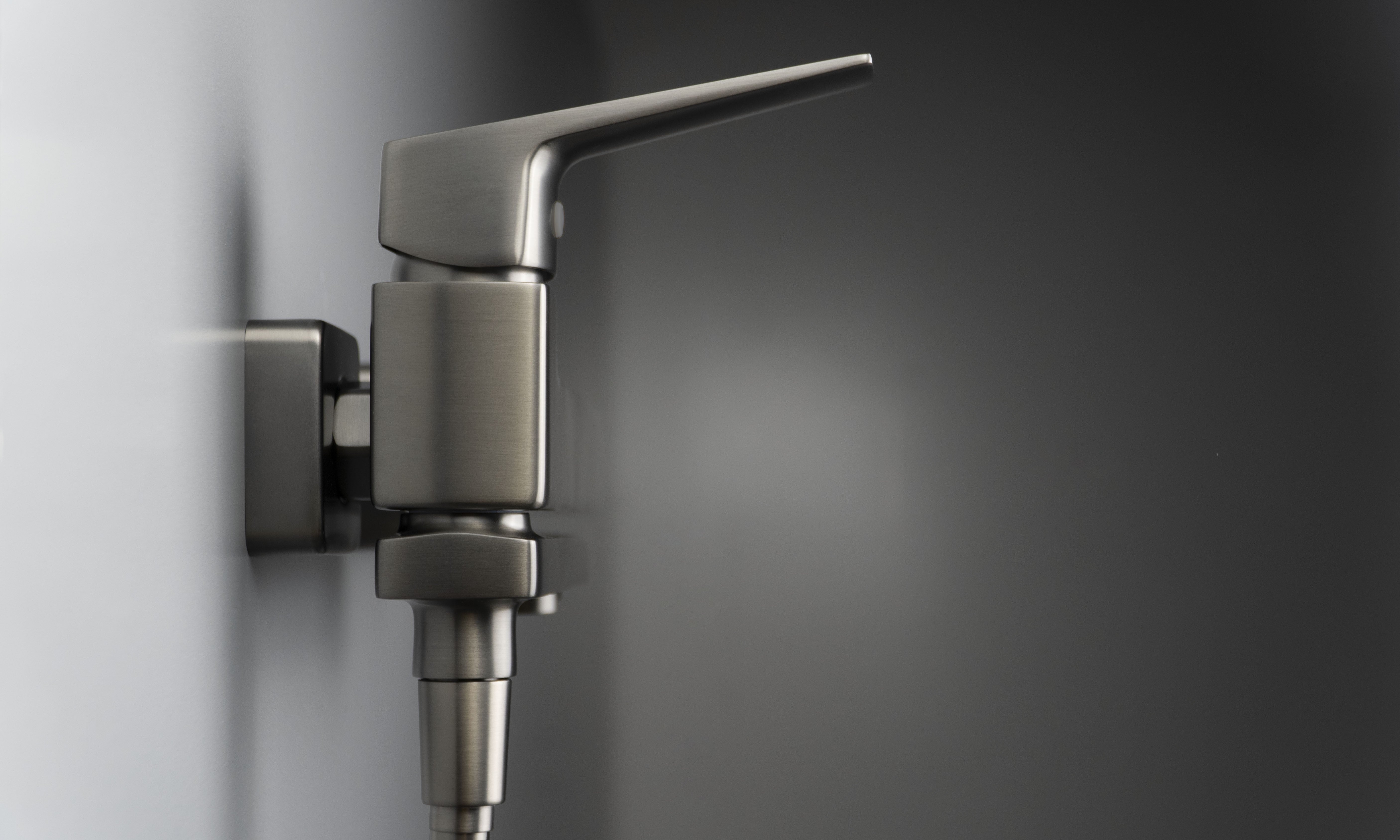 Miscelatore vasca da bagno in PVD Titanio con canna girevole Deante BLUR BQL_D12M - Titanio - 4