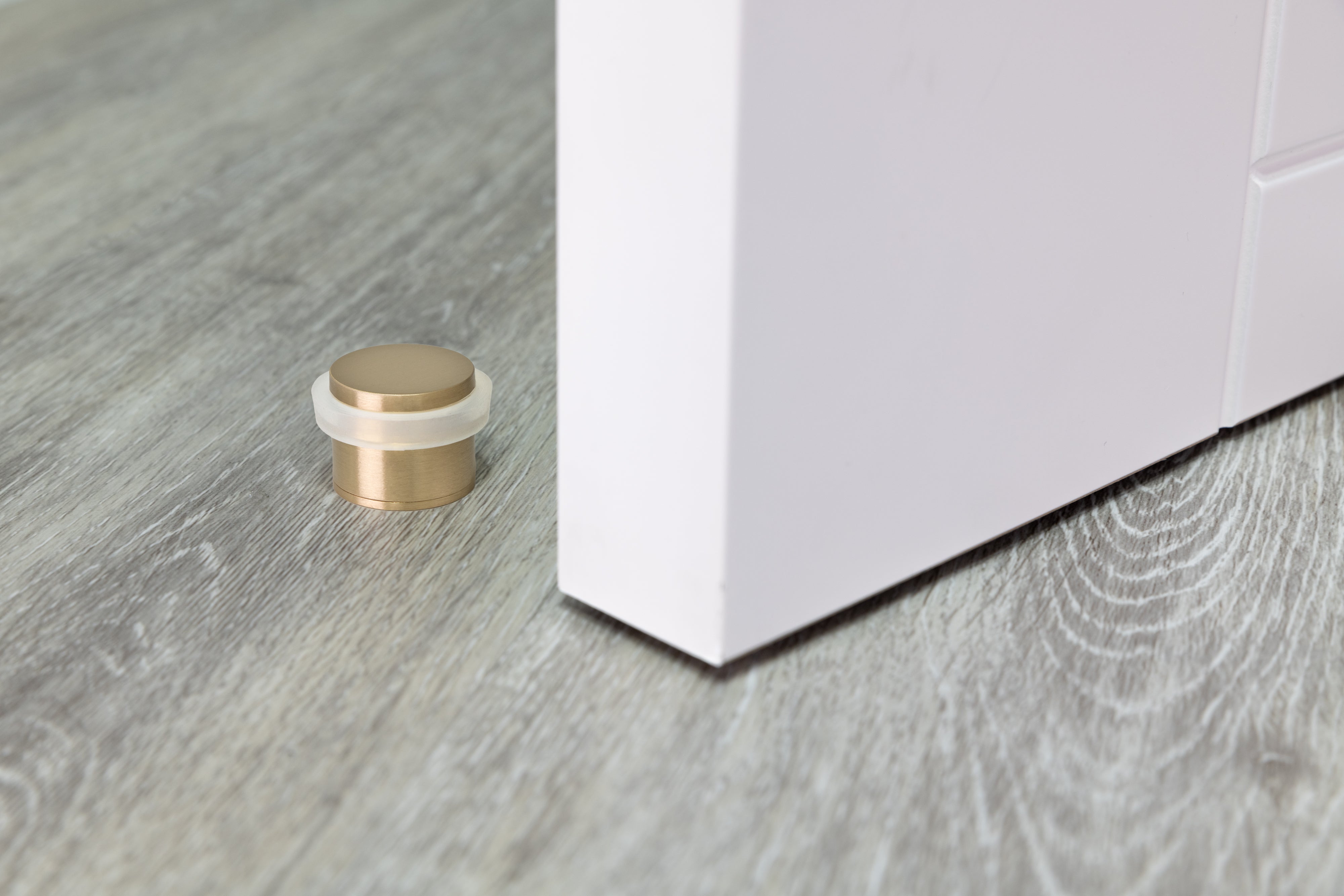 Paquet de 4 butées de porte 24 x 20 mm pour sol, laiton avec caoutchouc de protection blanc, adhésif et/ou à visser, EVI Herrajes - 3