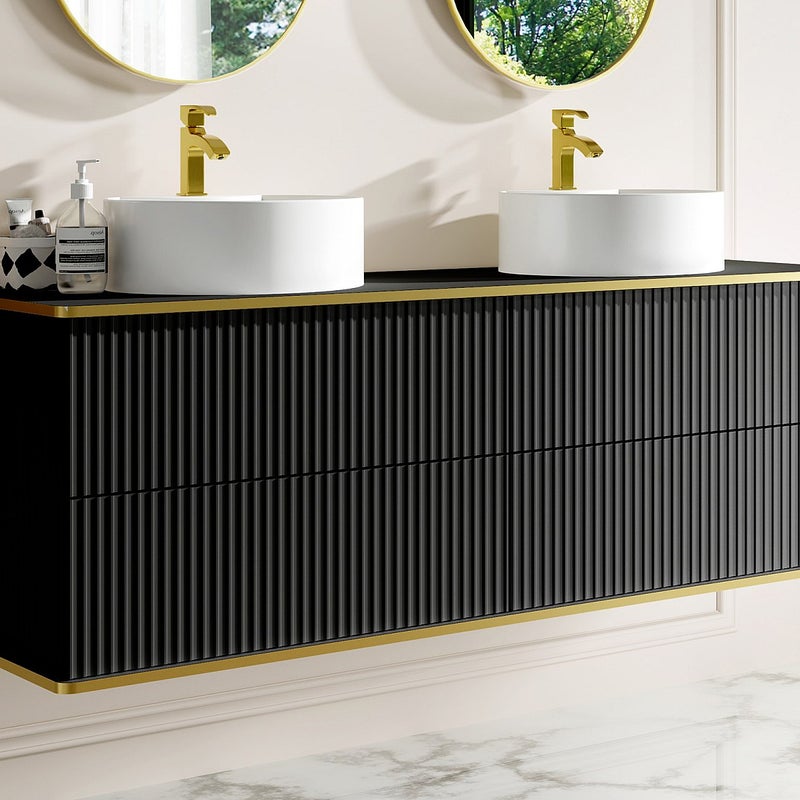 Szafka łazienkowa wisząca ryflowana ze złotą listwą i dwoma okrągłymi umywalkami nablatowymi - Czarny - 150 cm - KELIZA