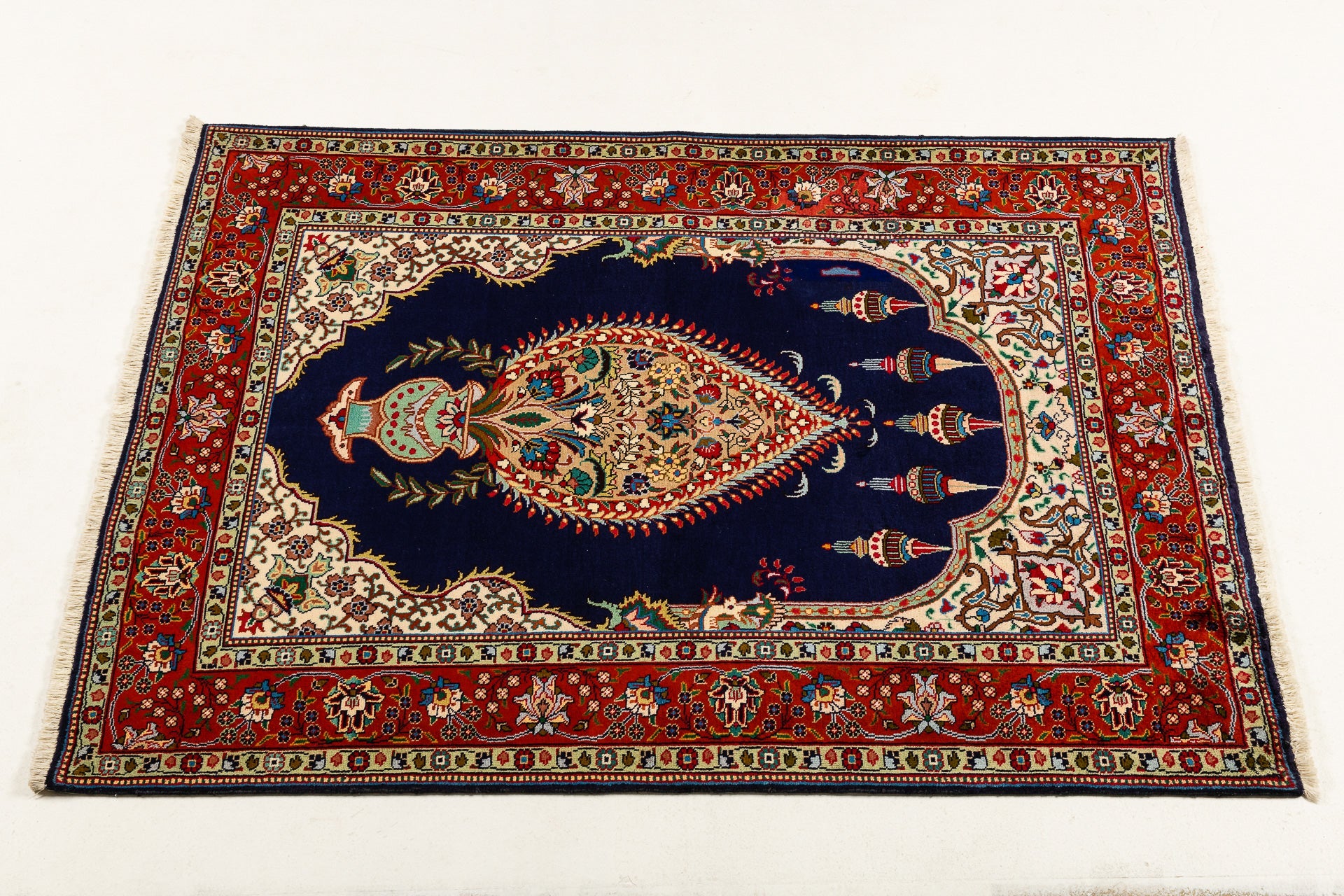 Oryginalny ręcznie robiony orientalny dywan, wymiary: 190x145 cm z certyfikatem autentyczności