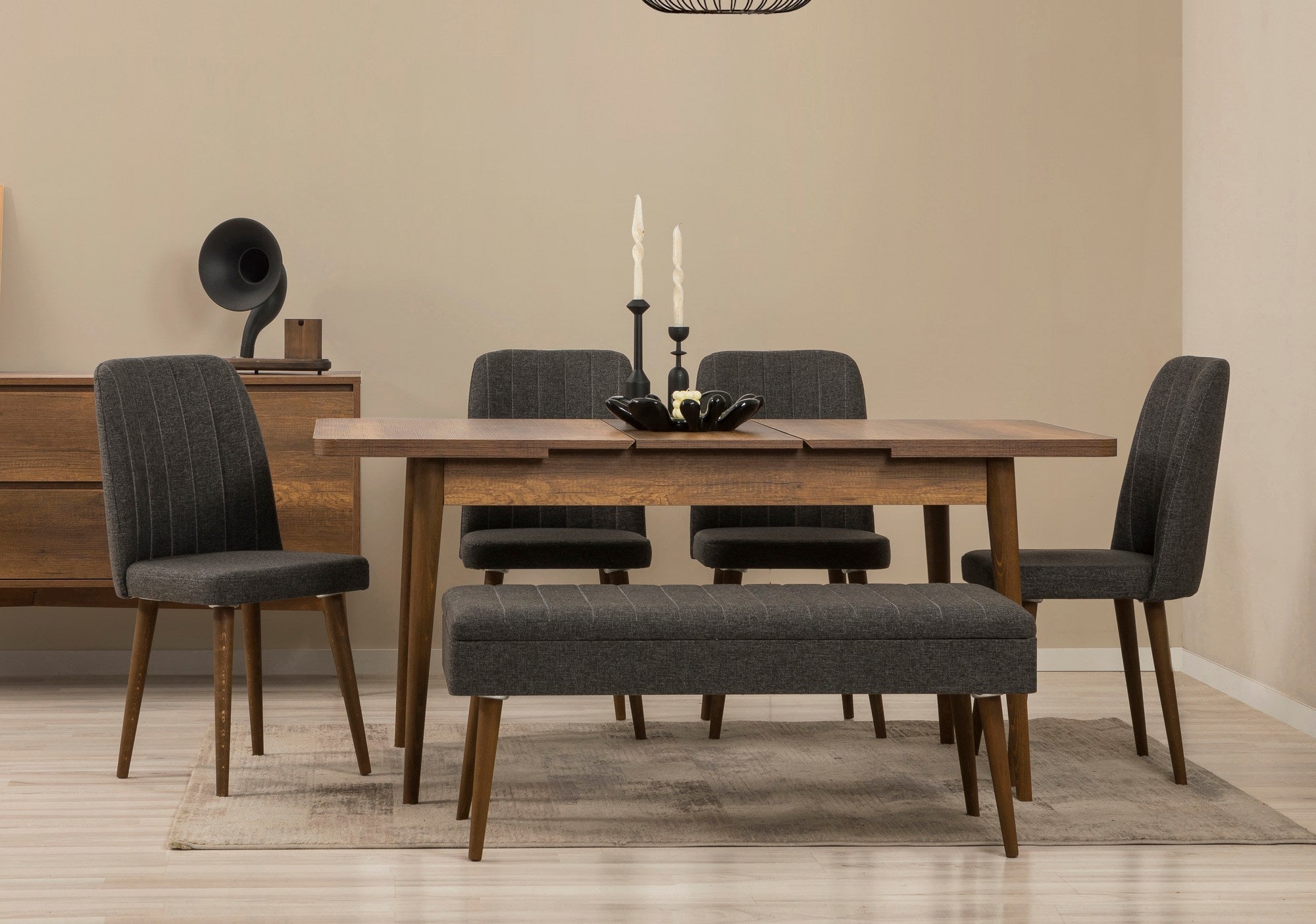 Ensemble table et quatre chaises C 296D/T 40 DNY 72/BN 773   Viebois   Francis Campbell meubles