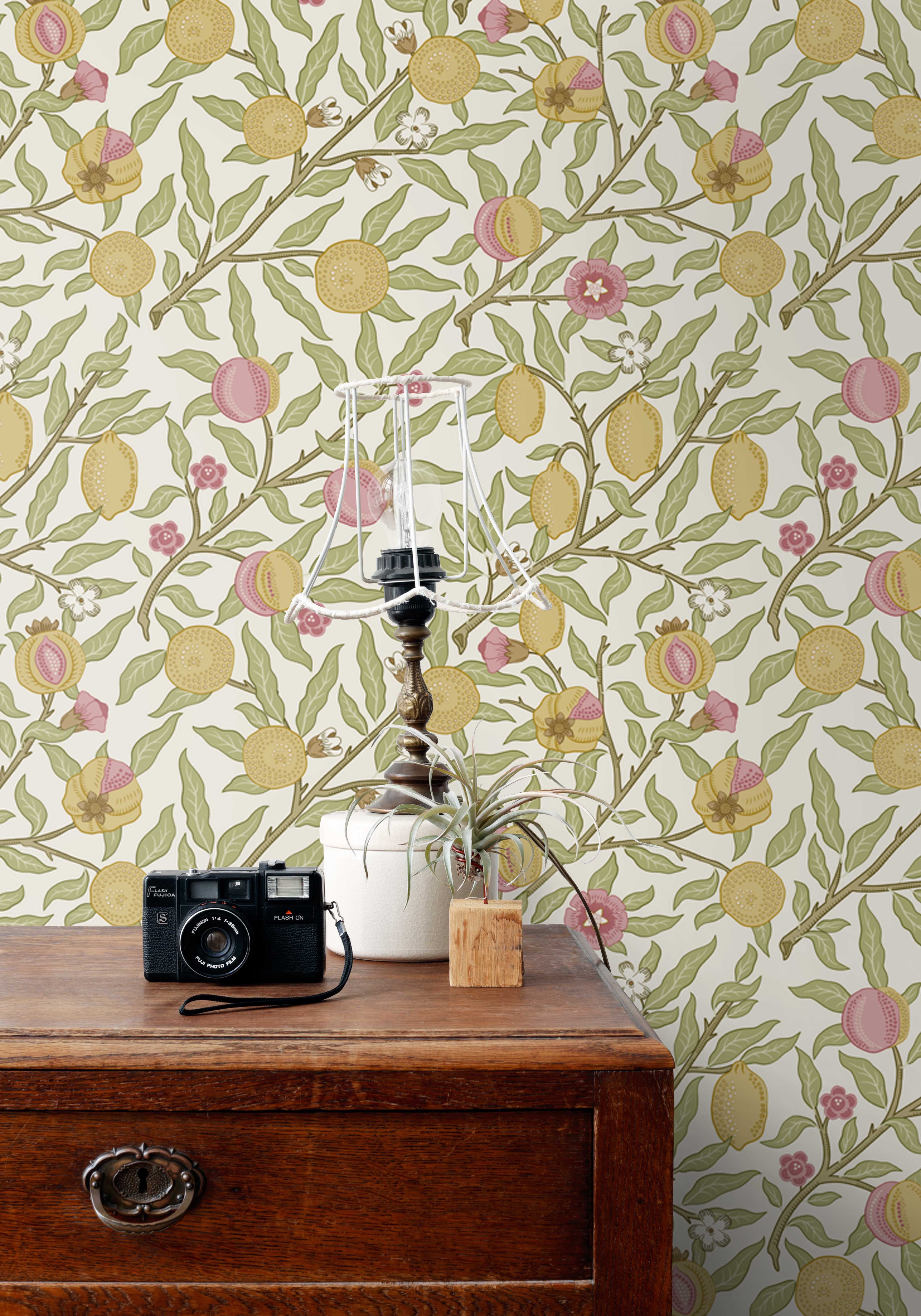 Papier peint des fruits et des feuilles exotiques vert, rose et jaune ocre - 50 x 900 cm - ESTAhome - 3