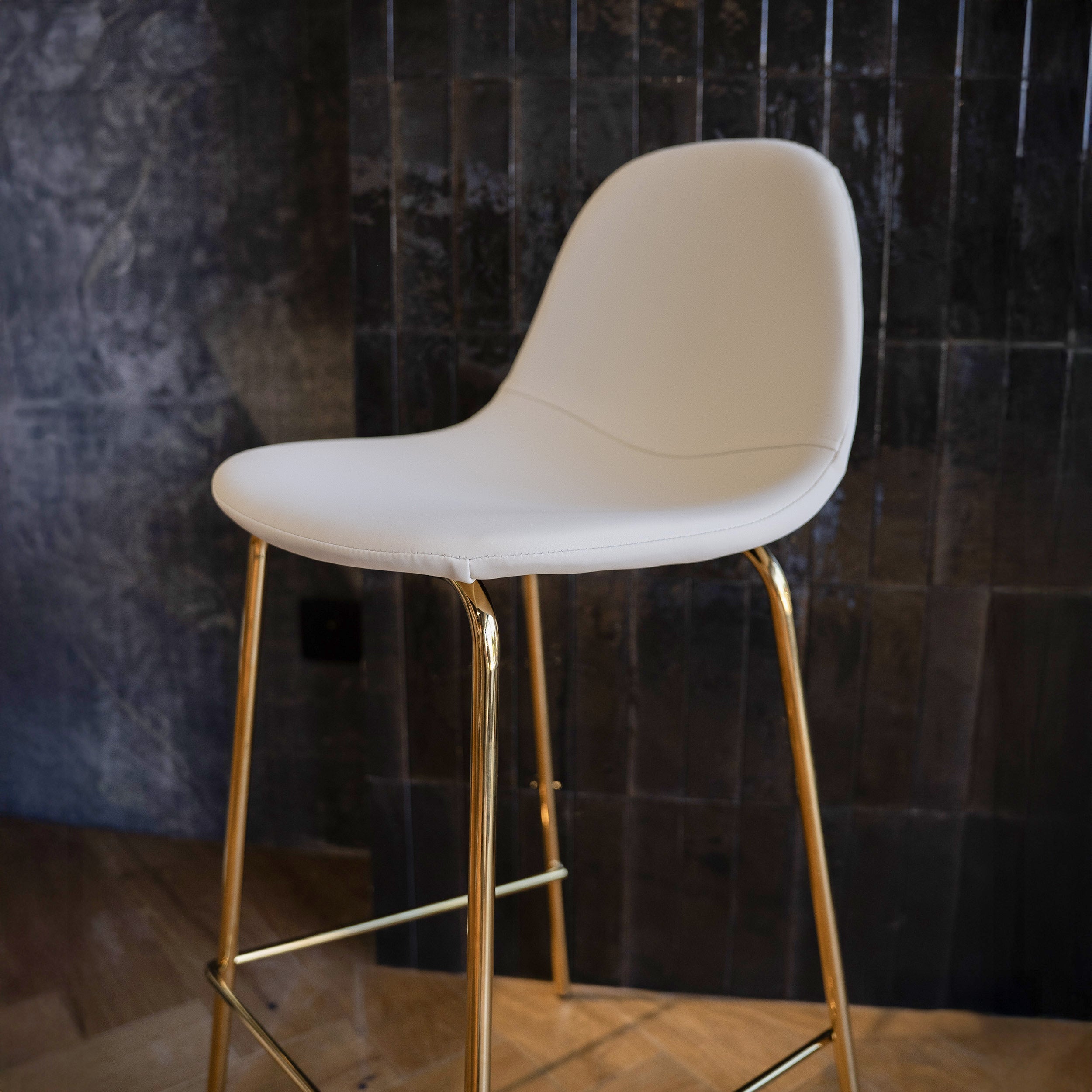 Lot de 2 chaises pour îlot central 65 cm en cuir synthétique blanc - Henrik - 7