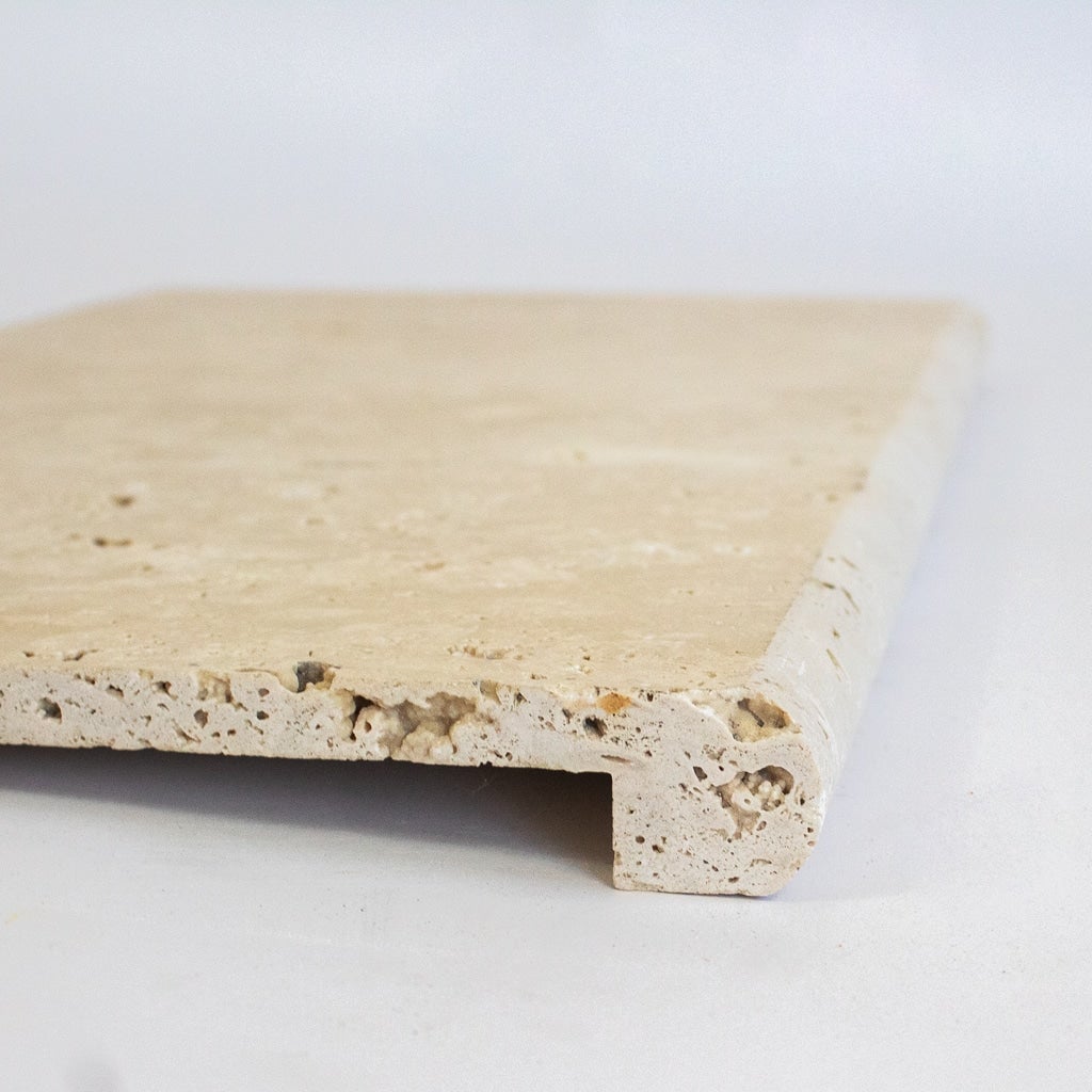 Marche en travertin évidée - 61x33cm Ep. 3cm - Vendu à l'unité - 3