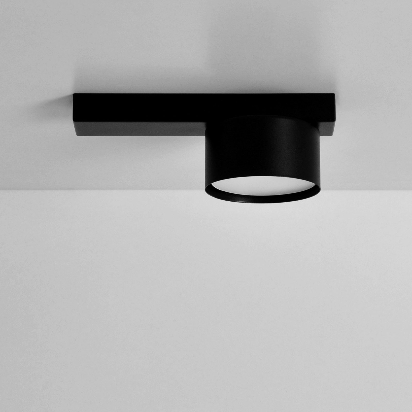 Lampa wisząca CRUZ czarna 1xGX53x10W metal wym:6,5x18x8cm IP20 Kaja