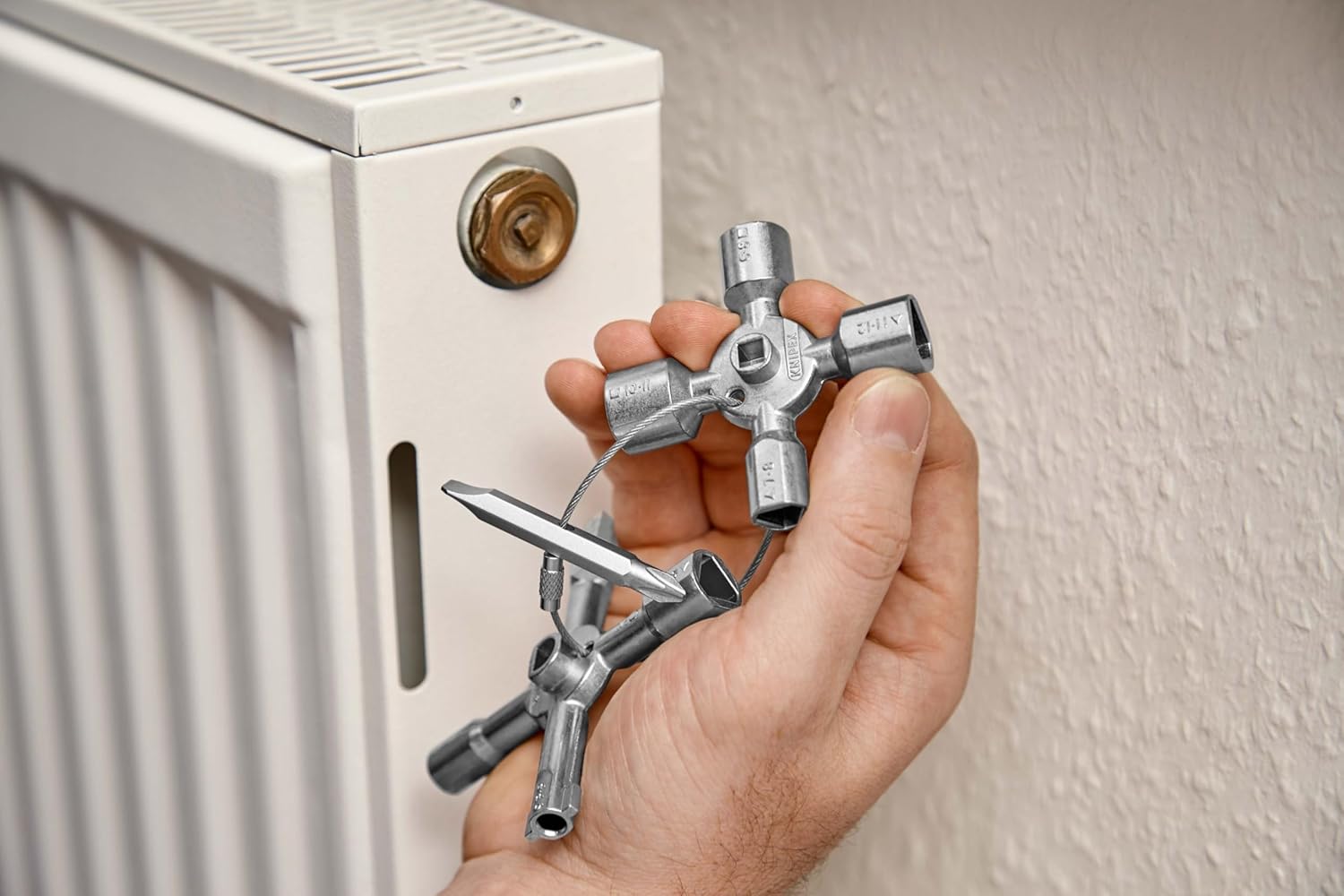 TwinKey Clé universelle pour armoires de commande, tous systèmes de fermeture usuels, 10 profilés, 2 croix, 1 clé, clé universelle, 00 11 01 - 7