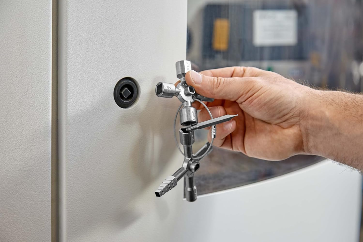 TwinKey Clé universelle pour armoires de commande, tous systèmes de fermeture usuels, 10 profilés, 2 croix, 1 clé, clé universelle, 00 11 01 - 3