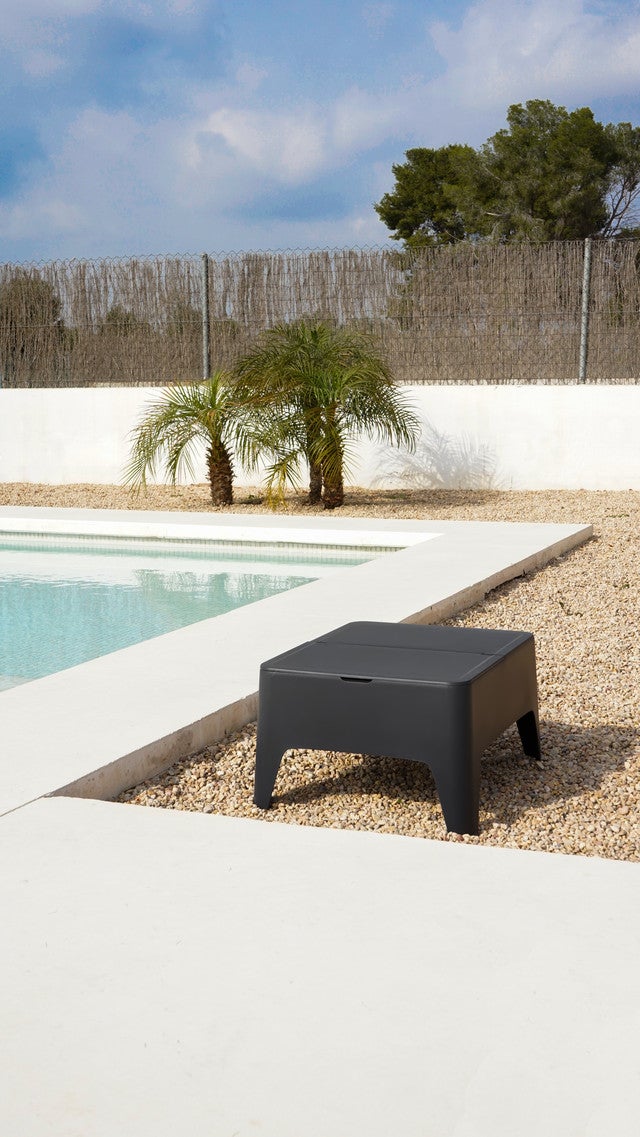Tavolino Da Giardino Alaska 58x48x30 Cm In Materiale Riciclato – Grigio Antracite, Leggero, Resistente A UV E Intemperie, Con Vano Interno