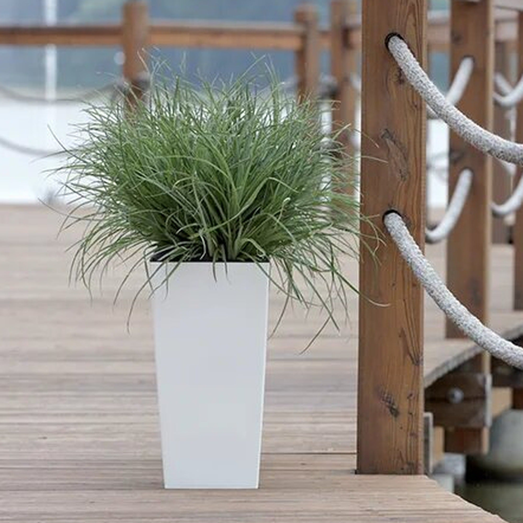Pote de plástico branco alto 2L - 12,6 x 12,6 x 20 cm com tanque - 5
